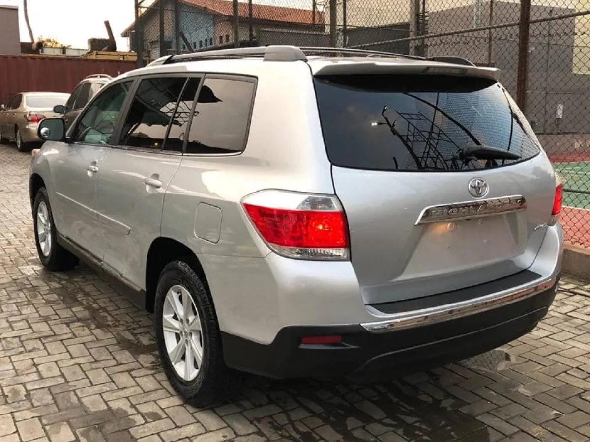 2012 Toyota Highlander - Image 5