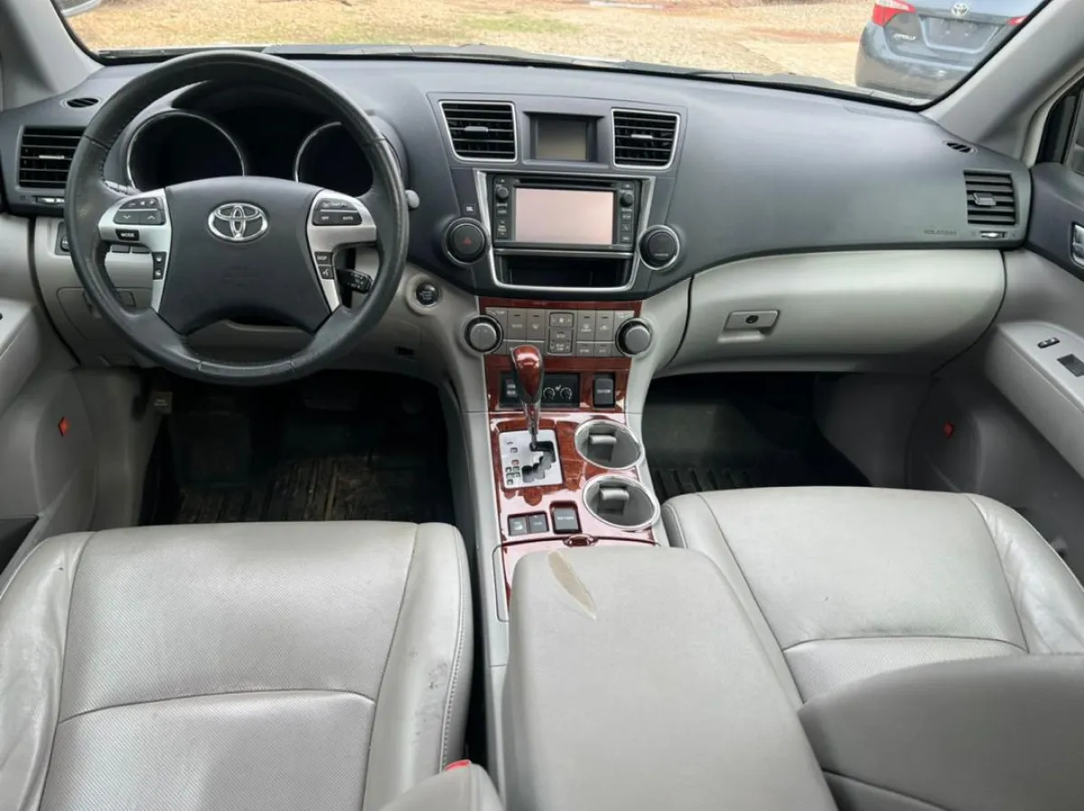 Foreign Used 2013 Toyota Highlander - Image 3