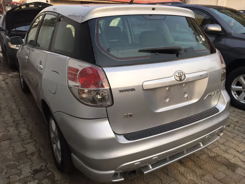2005 Toyota Matrix - Autos