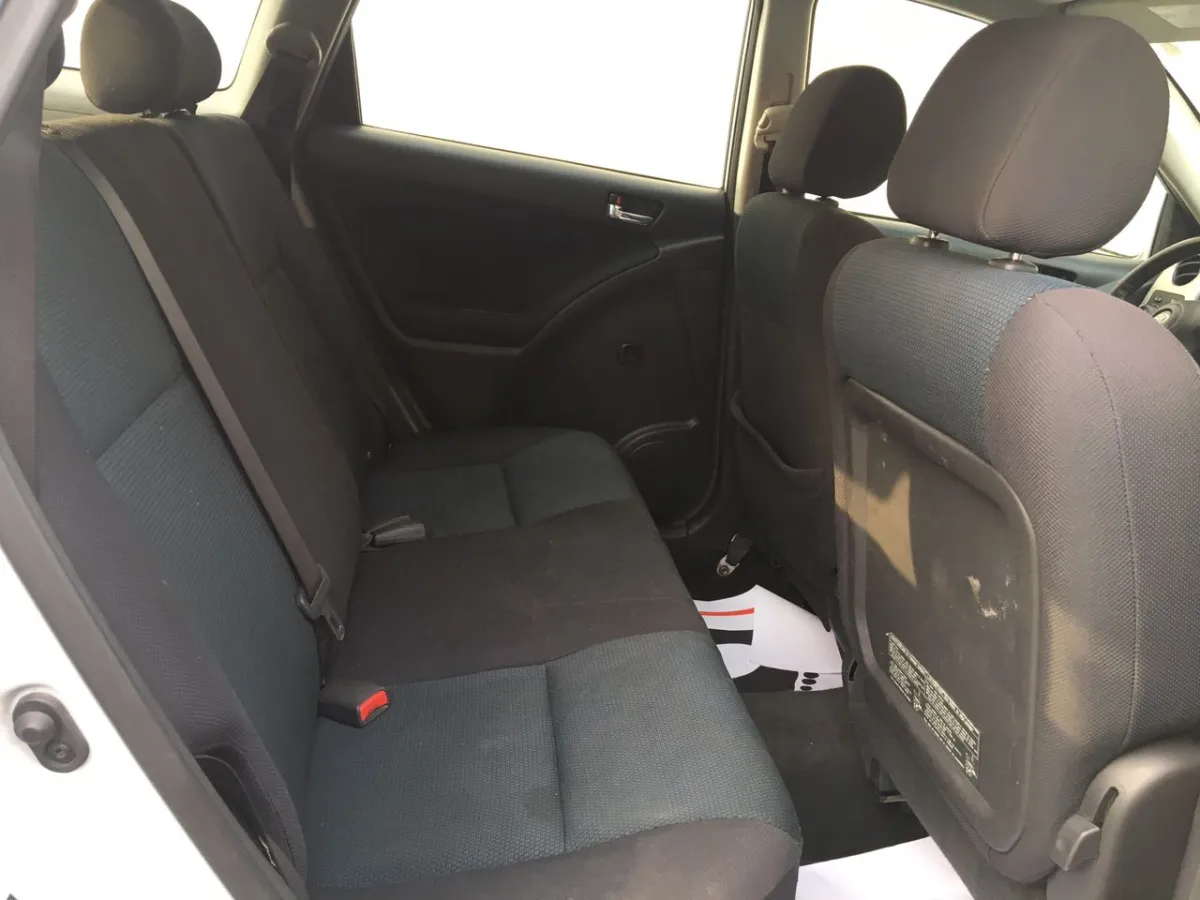 2005 Toyota Matrix - Autos - Image 4