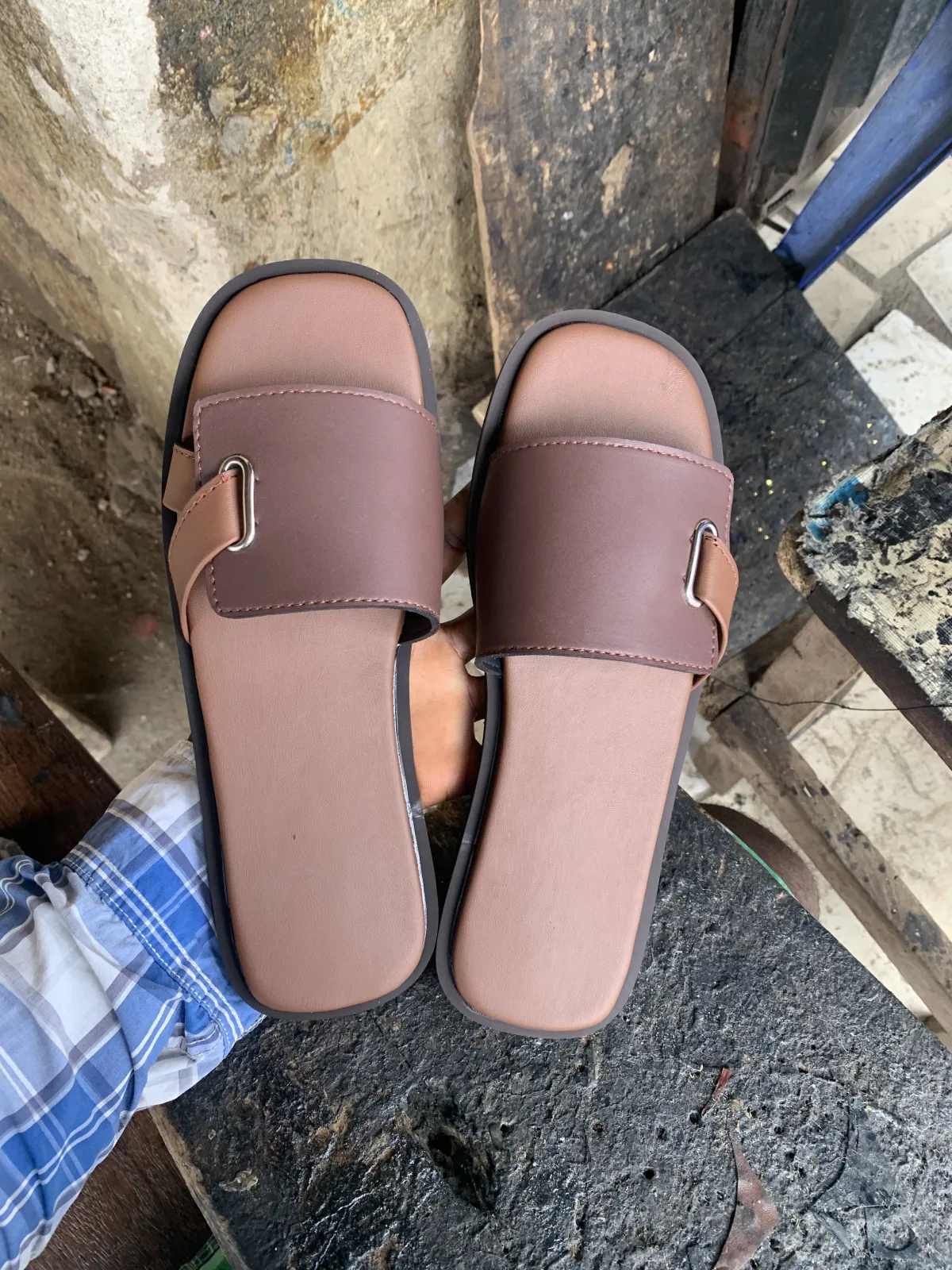 brown gucci slippers - Image 4