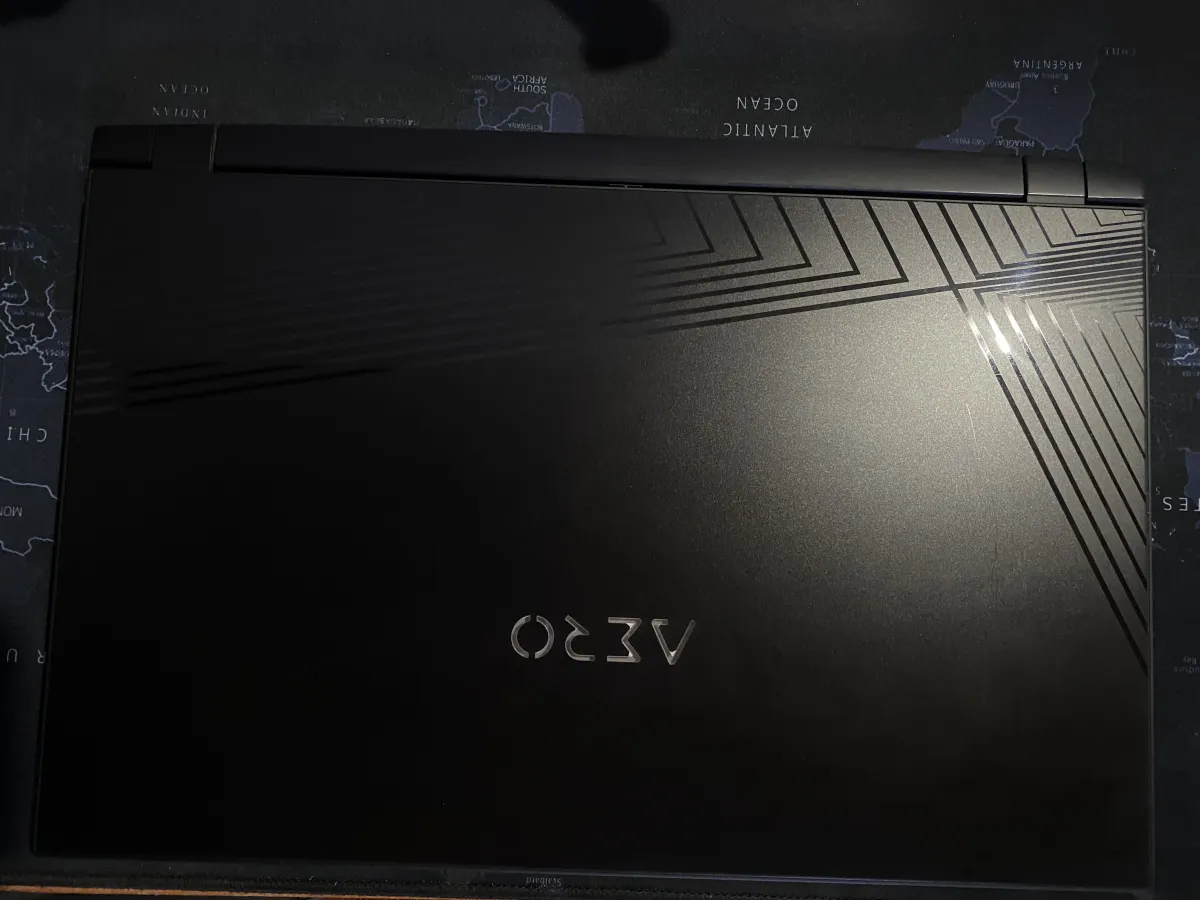 Gigabyte aero 17 kc gaming laptop - Image 2