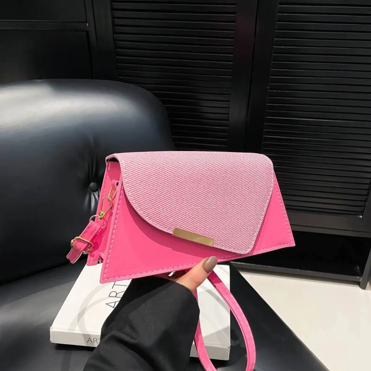 Bags, wigs, shoe, top - Image 5