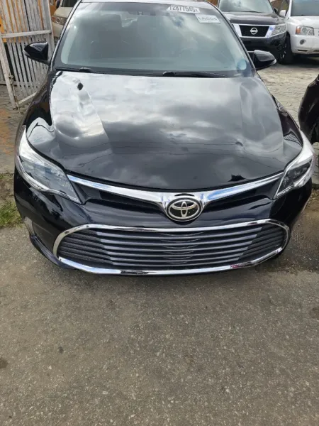 New entry foreign used 2013 toyota avalon xle