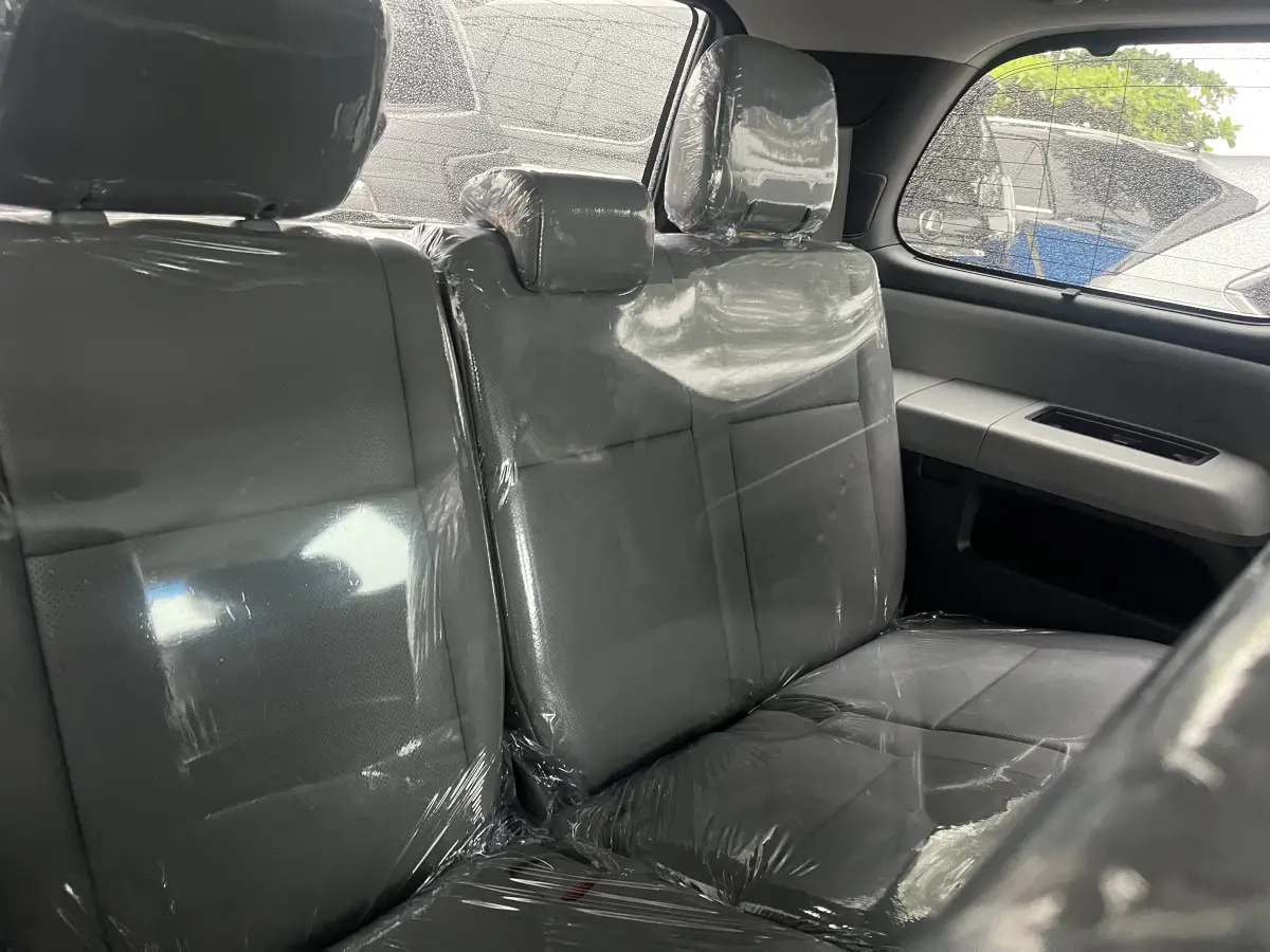 Foreign Used 2013 Toyota sequoia - Image 6