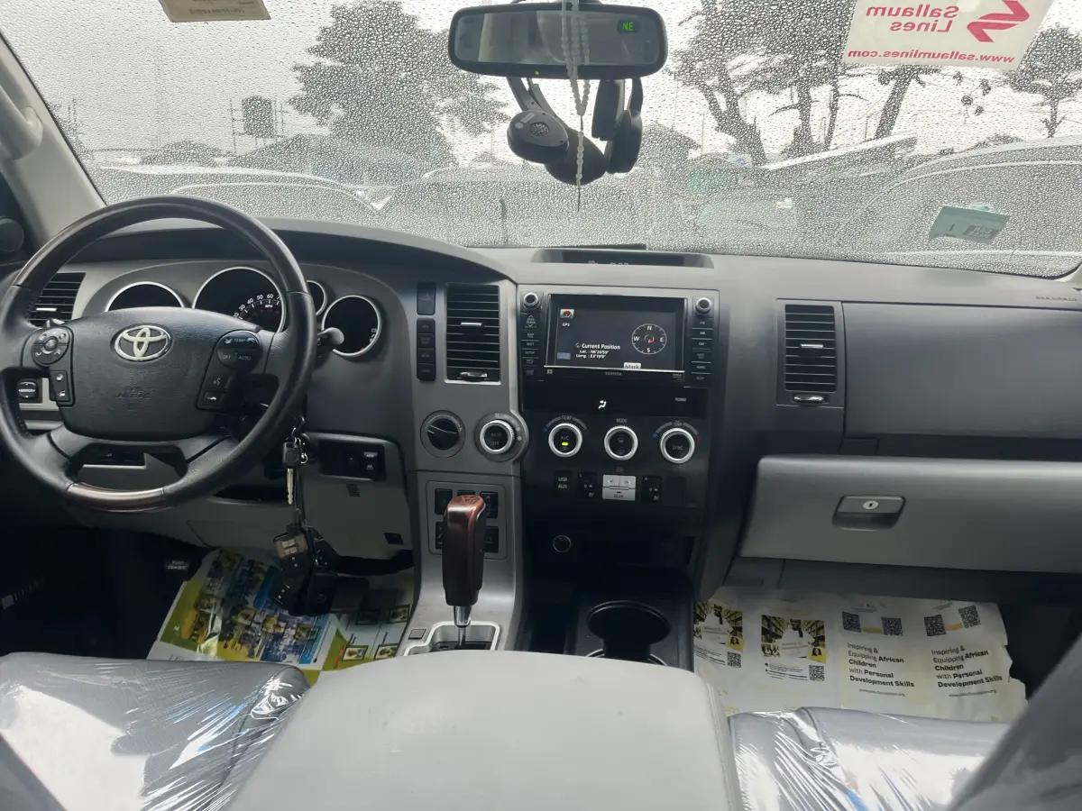 Foreign Used 2013 Toyota sequoia - Image 7