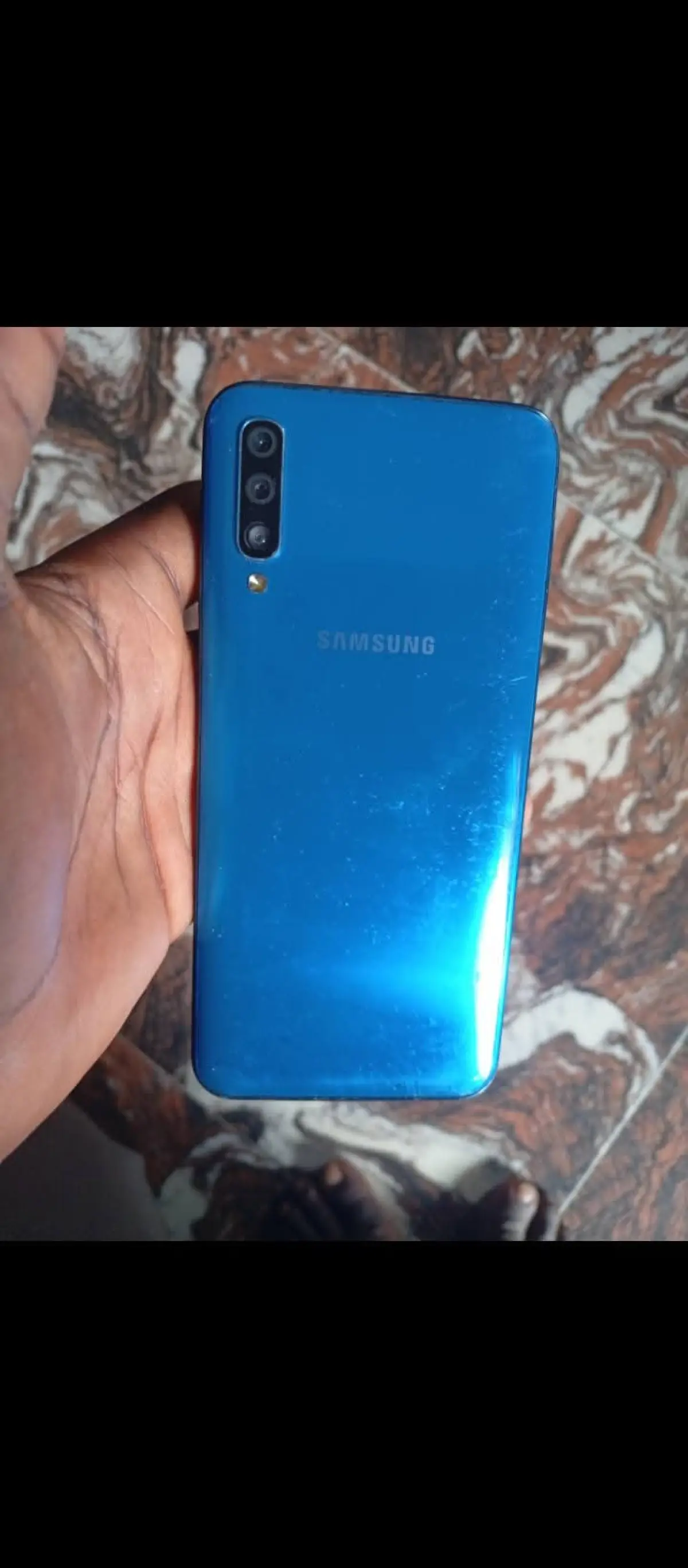 Selling Samsung Galaxy A50 in Ikotun Lagos - Image 2