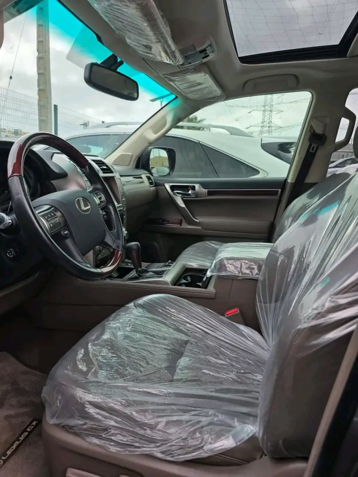 2016 Lexus GX 460 - Image 3