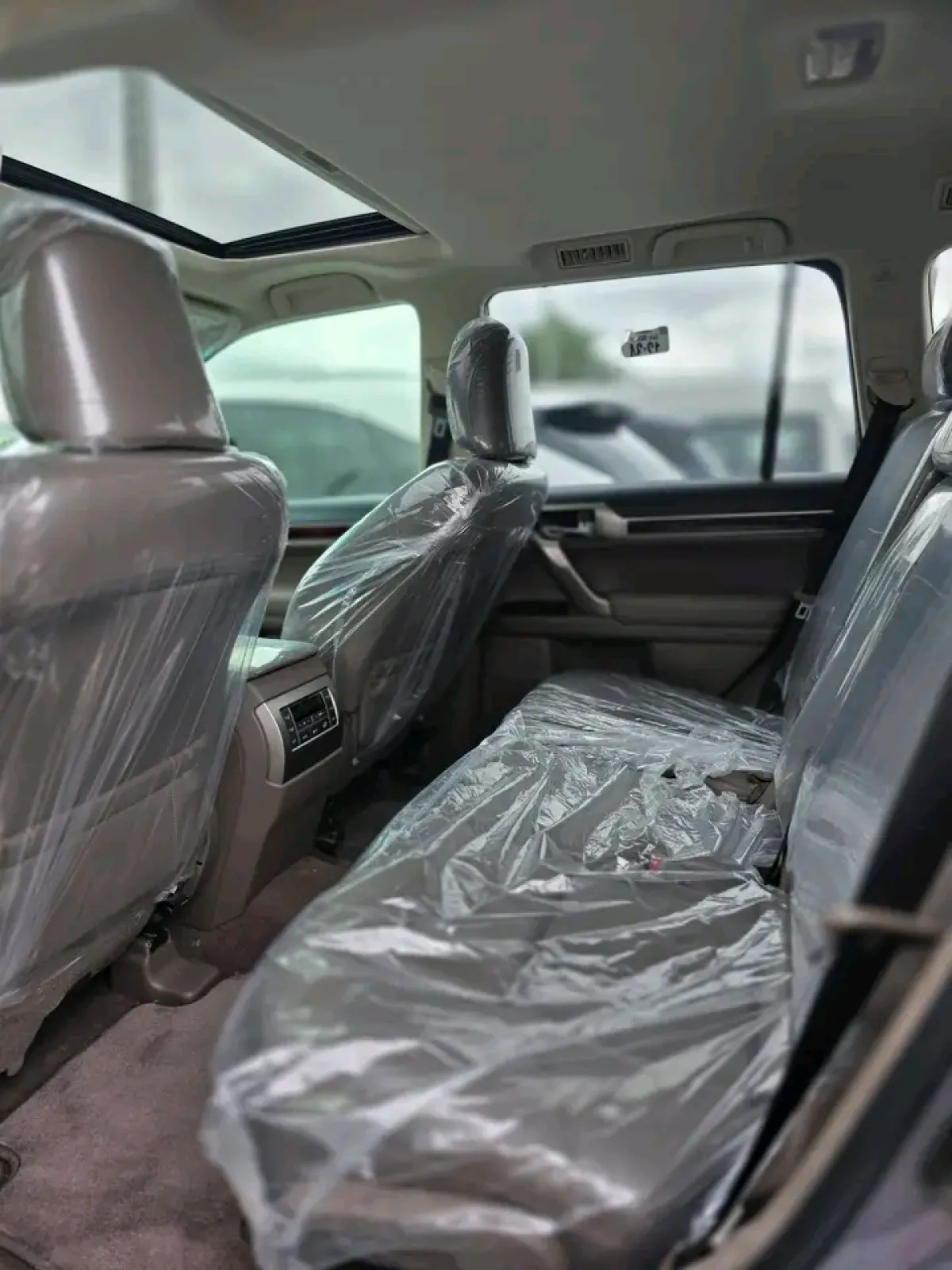 2016 Lexus GX 460 - Image 4