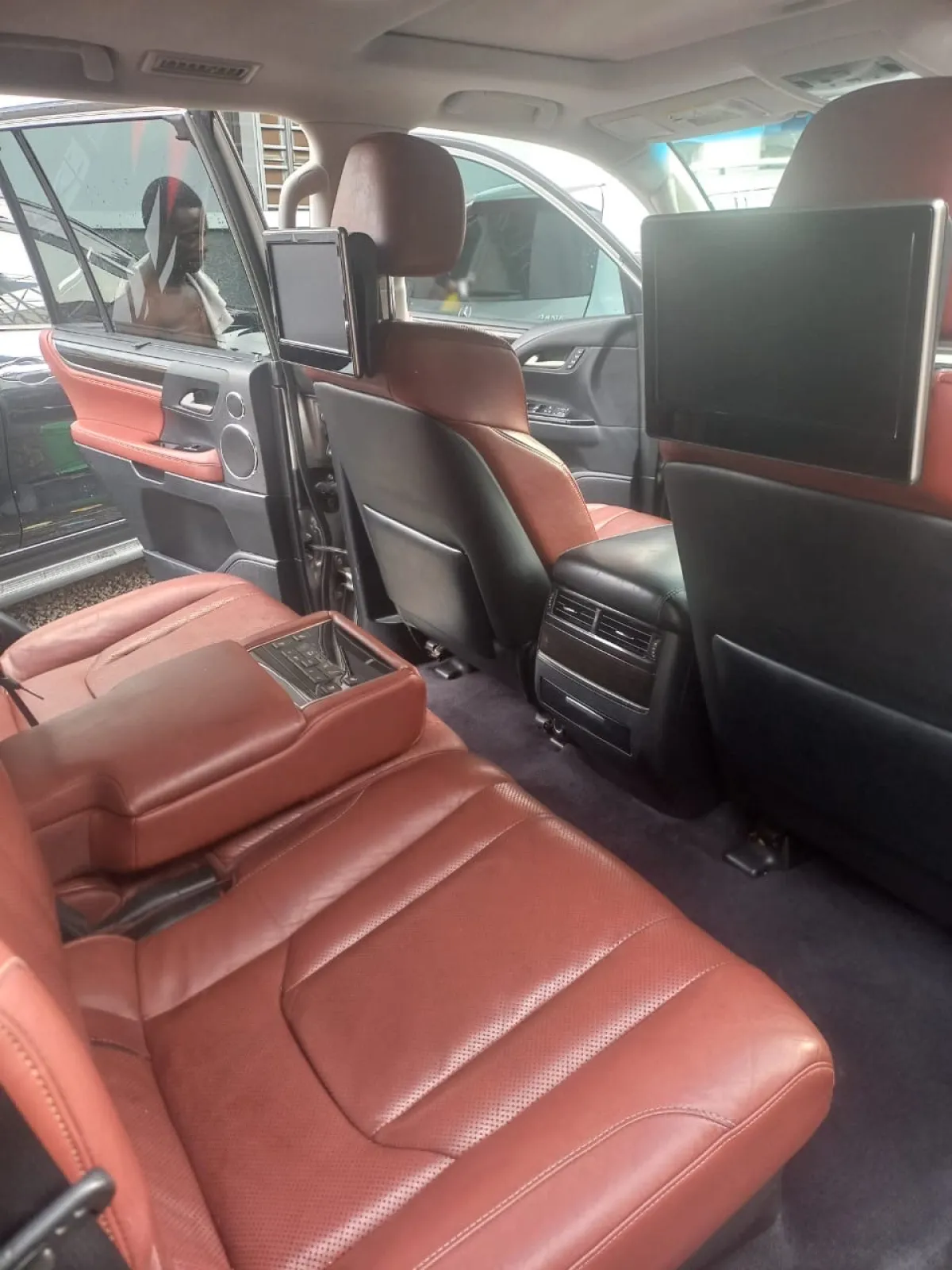 Briefly Used 2018 Lexus LX570 Premium High Specification - Image 4