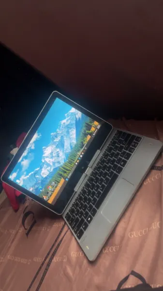 Hp Elite book revolve 81g3