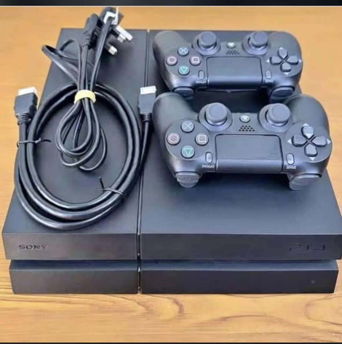 PlayStation 4 Standard - Image 1