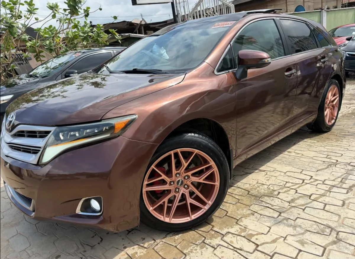 Registered used 2011 toyota venza - Image 7