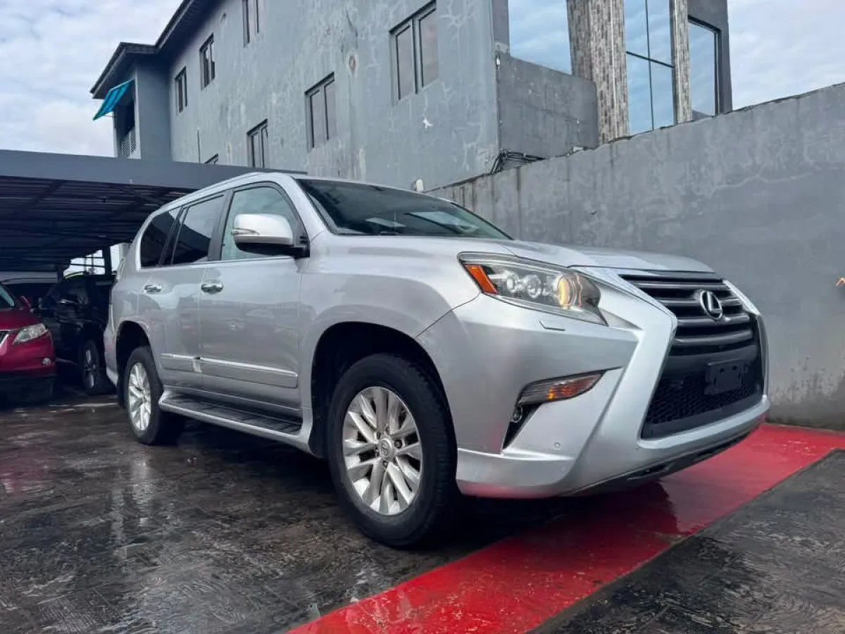 Direct tokunbo 2015 lexus GX460 - Image 2