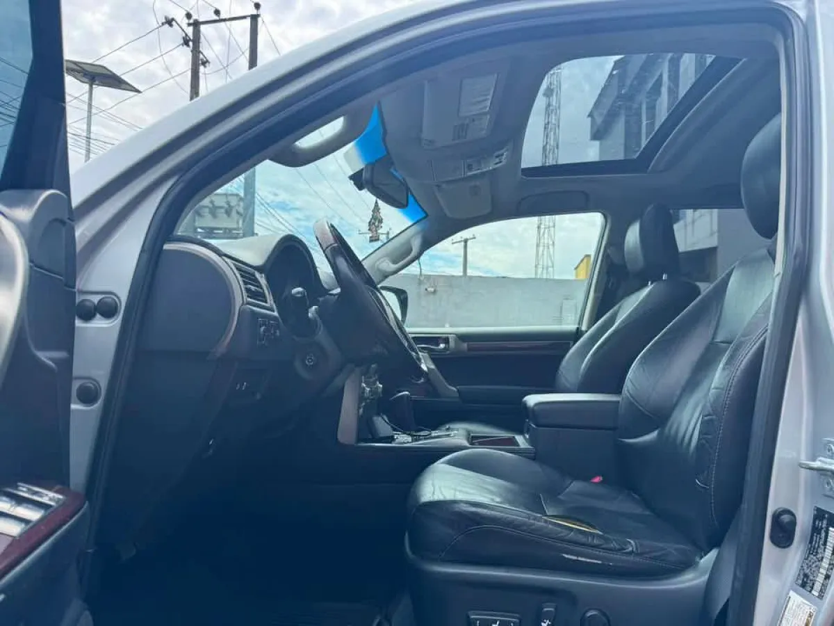 Direct tokunbo 2015 lexus GX460 - Image 4
