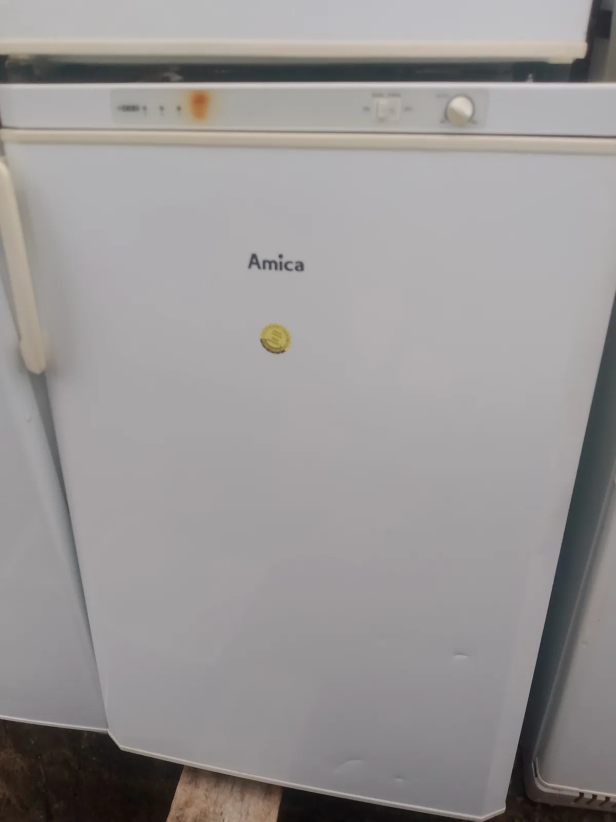 Immaculate Table Top Freezer For Sale - Image 2