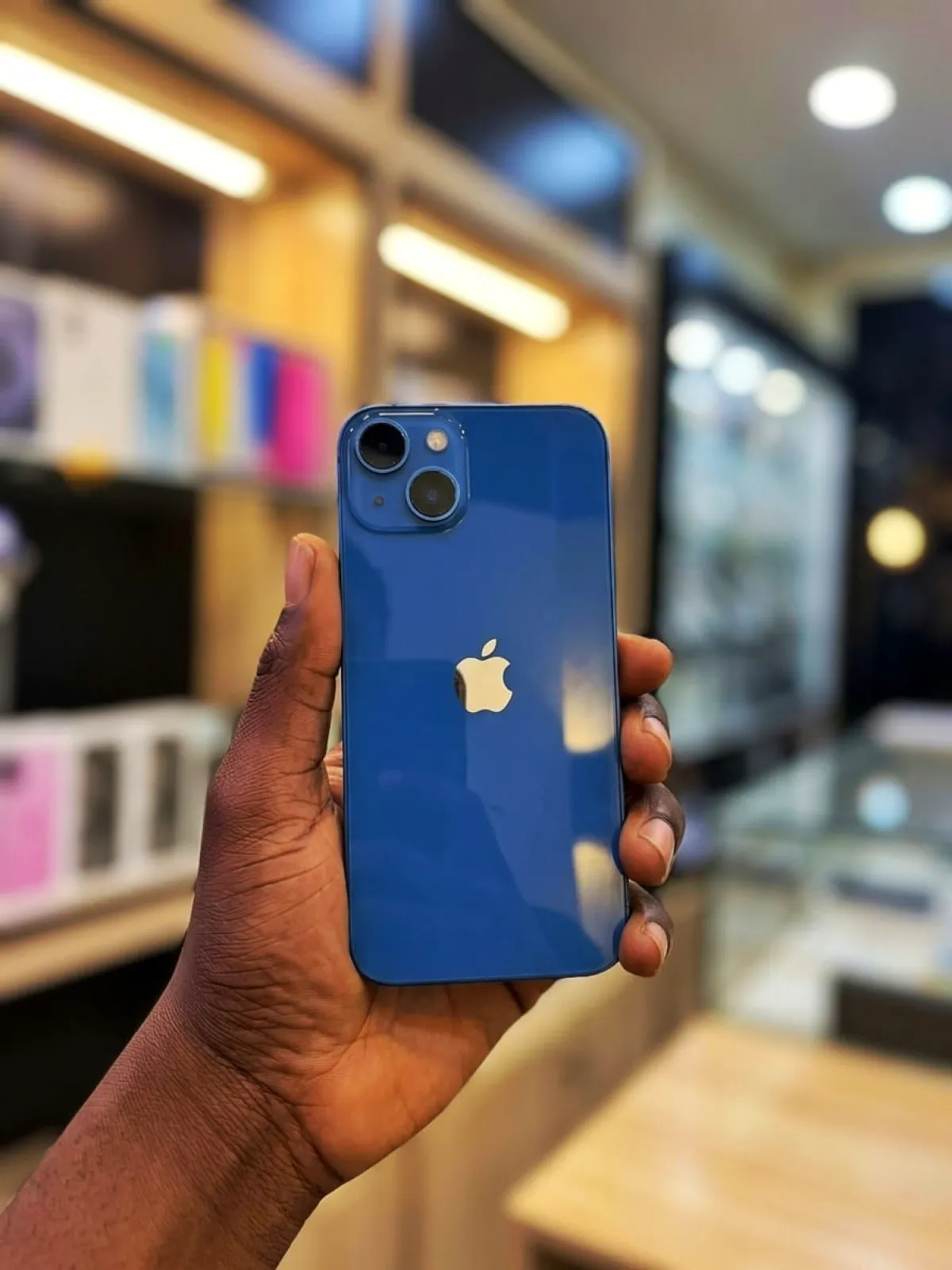 iPhone 13 - Image 2