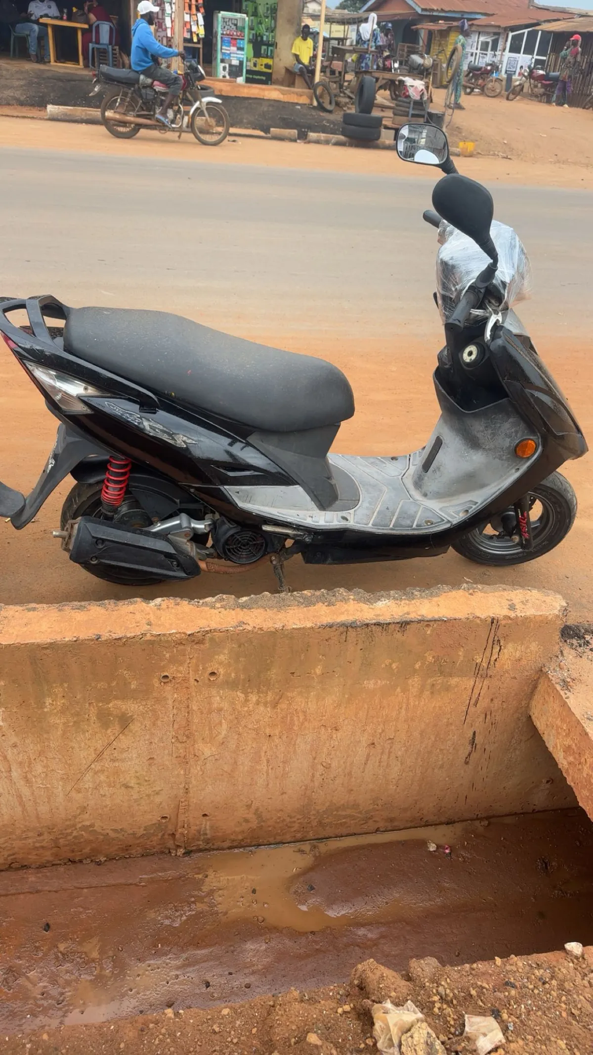 Kymco150cc Double shocks for sale - Image 2