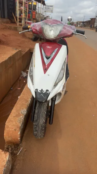 Used kymco scooter clean & ready to ride!