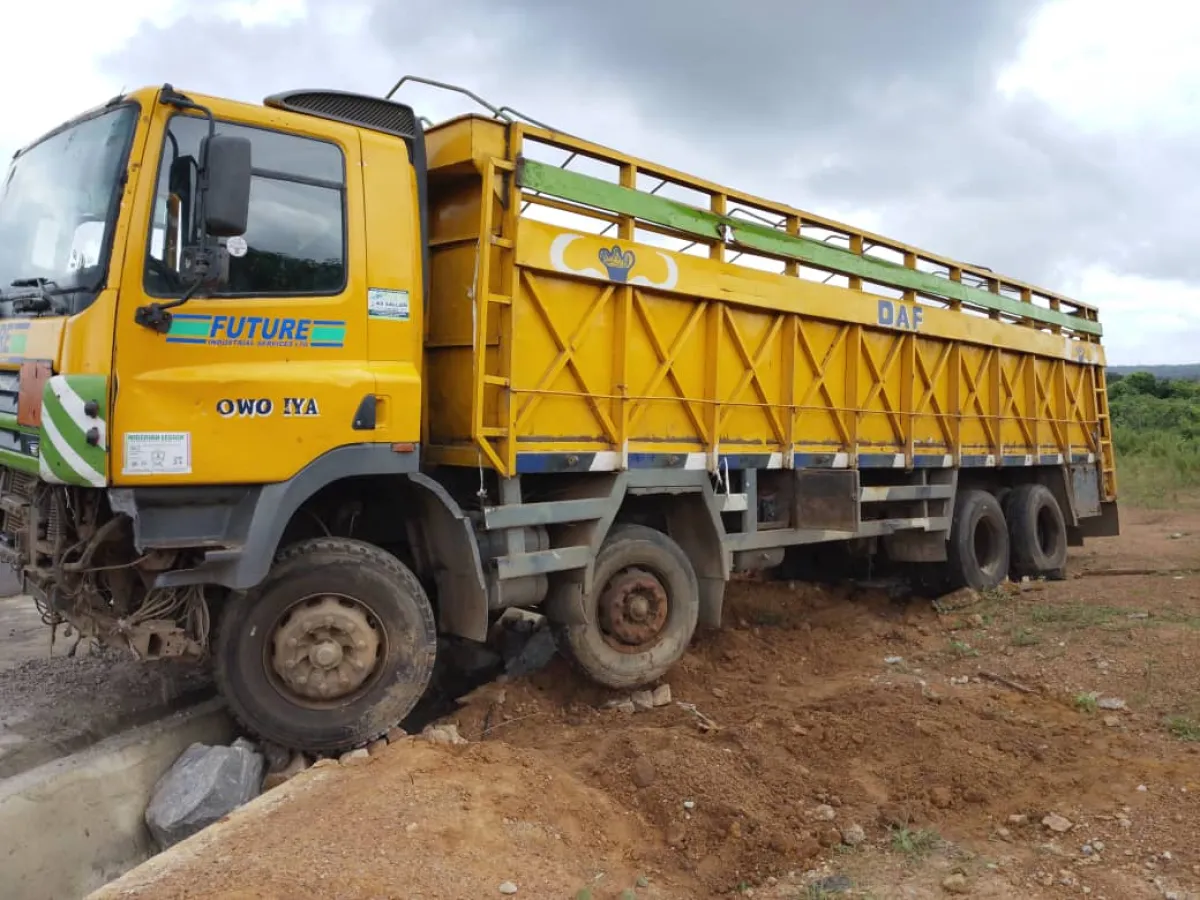 Trucks for hire - Image 6