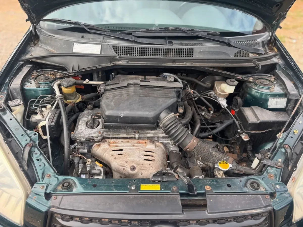 2004 Toyota RAV4 model - Image 7