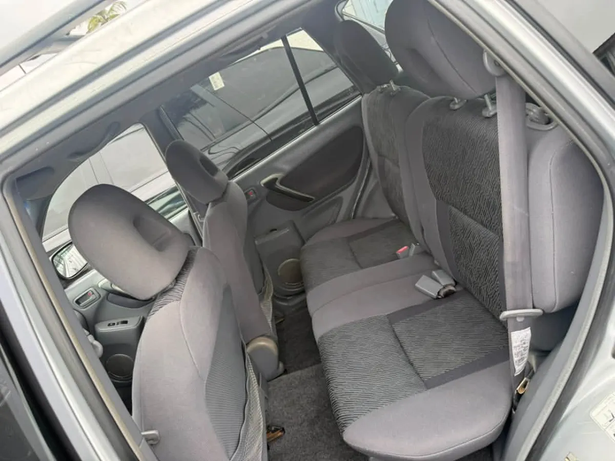 2003 Toyota Rav4 model - Image 4