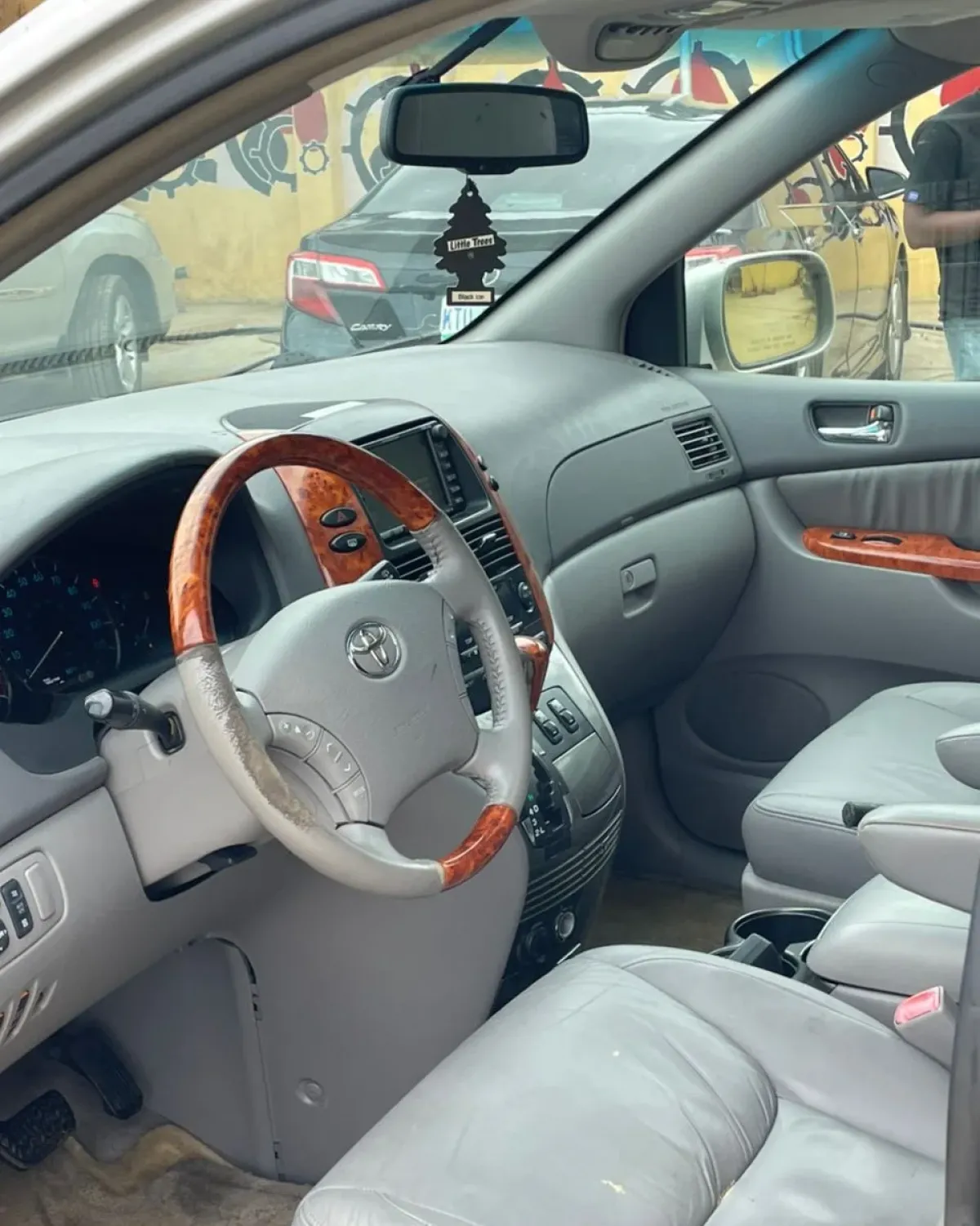 2008 Toyota Sienna model - Image 7