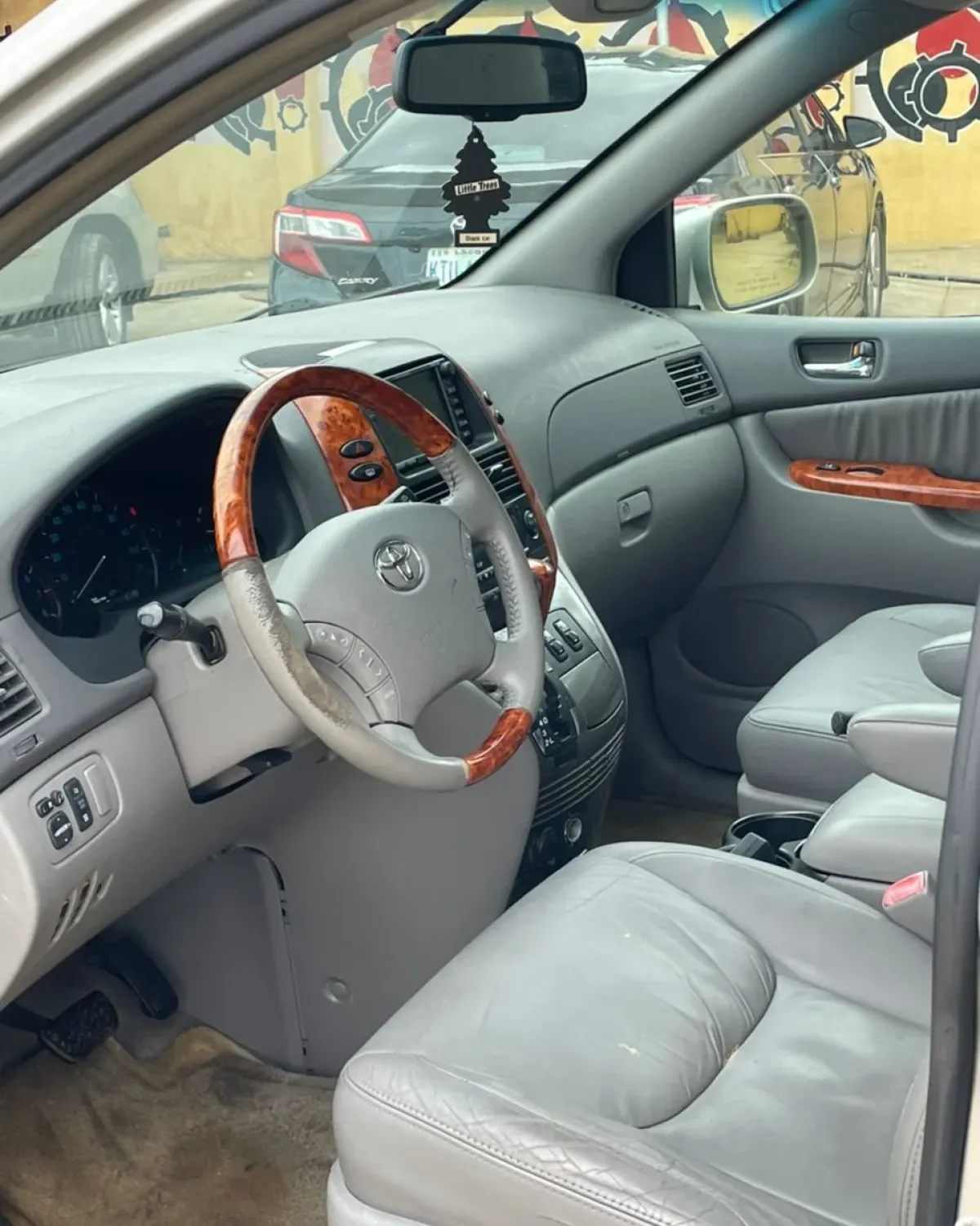 2008 Toyota Sienna model - Image 8
