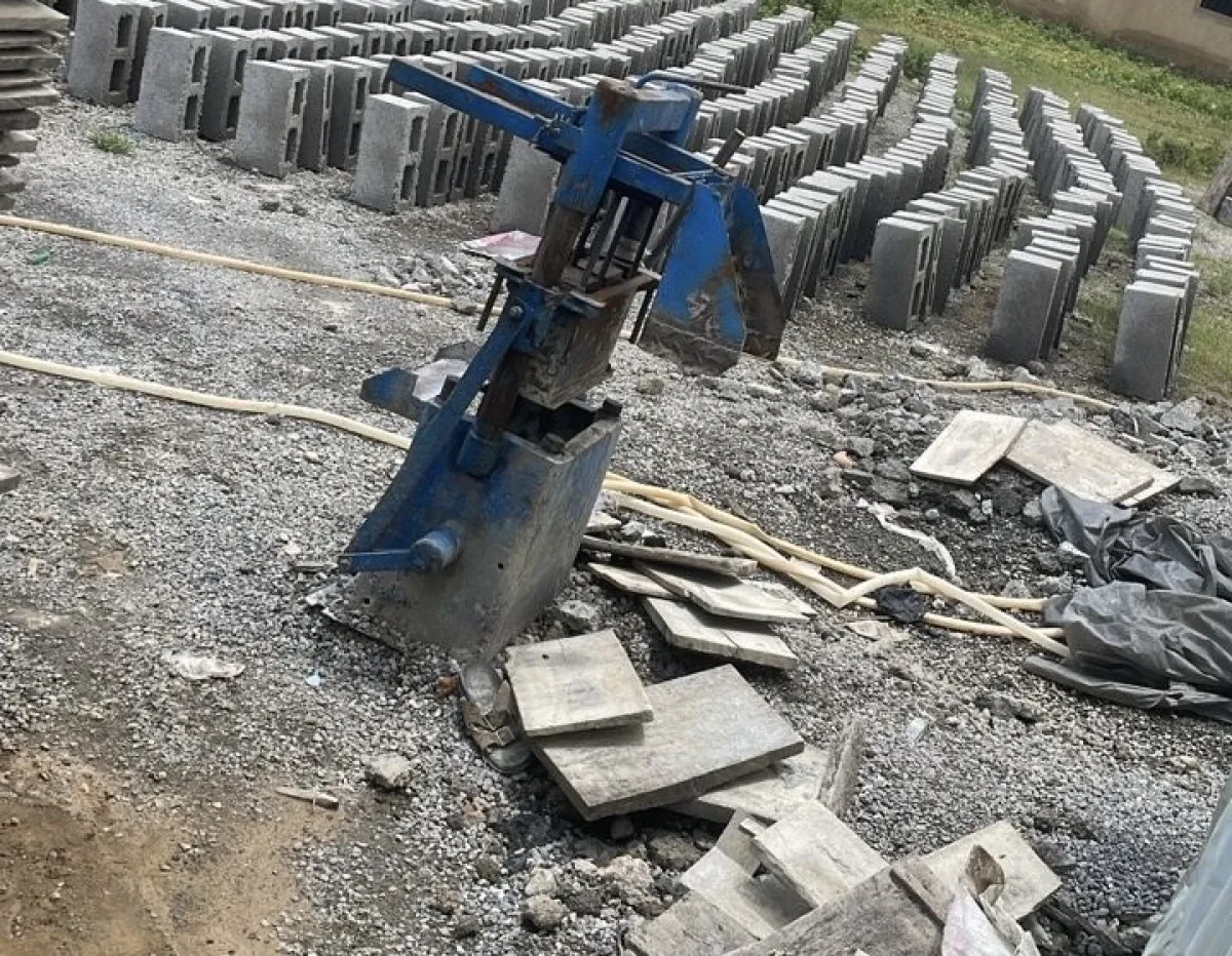 Block making machine - Image 1