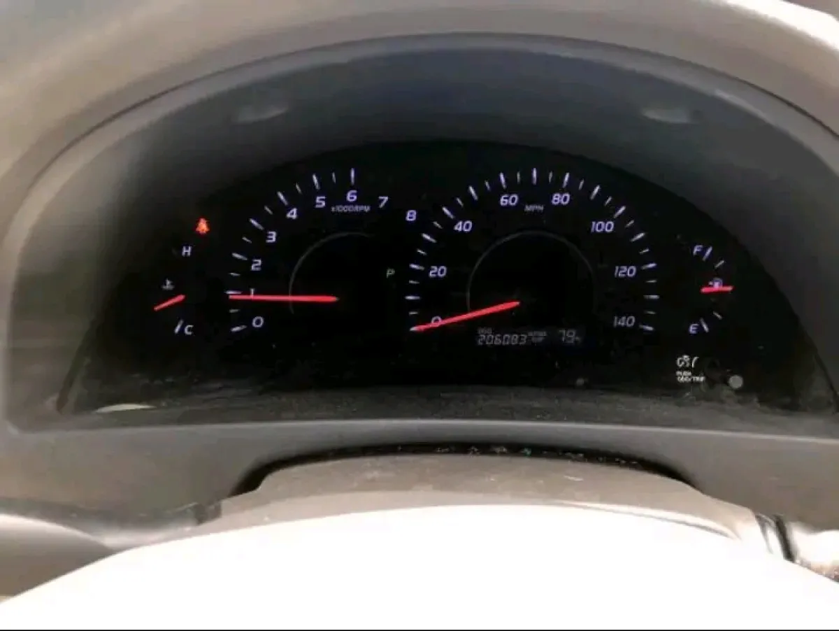 Clean Toyota Camry 2006 - Image 4