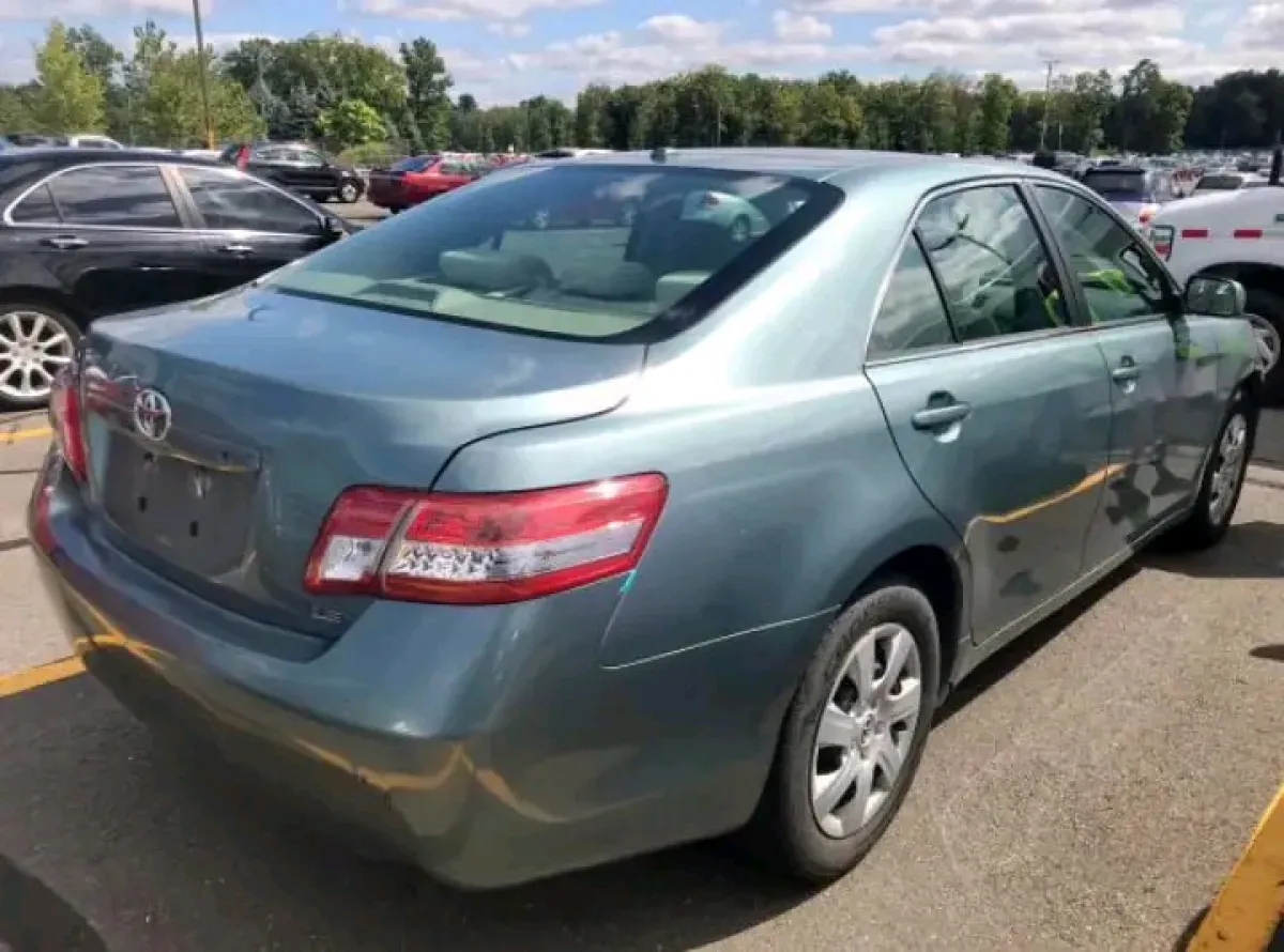 Clean Toyota Camry 2006 - Image 10