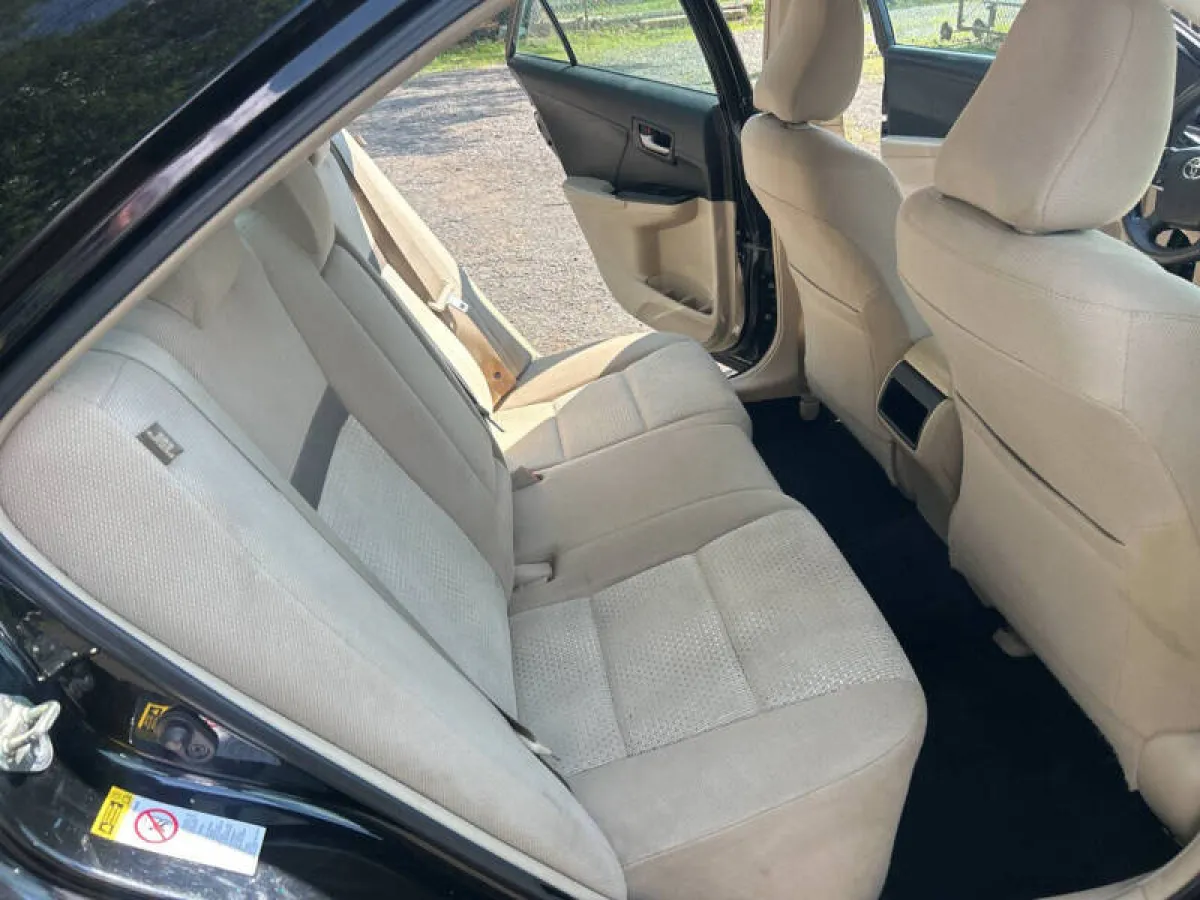 Clean Toyota Camry 2012 - Image 5