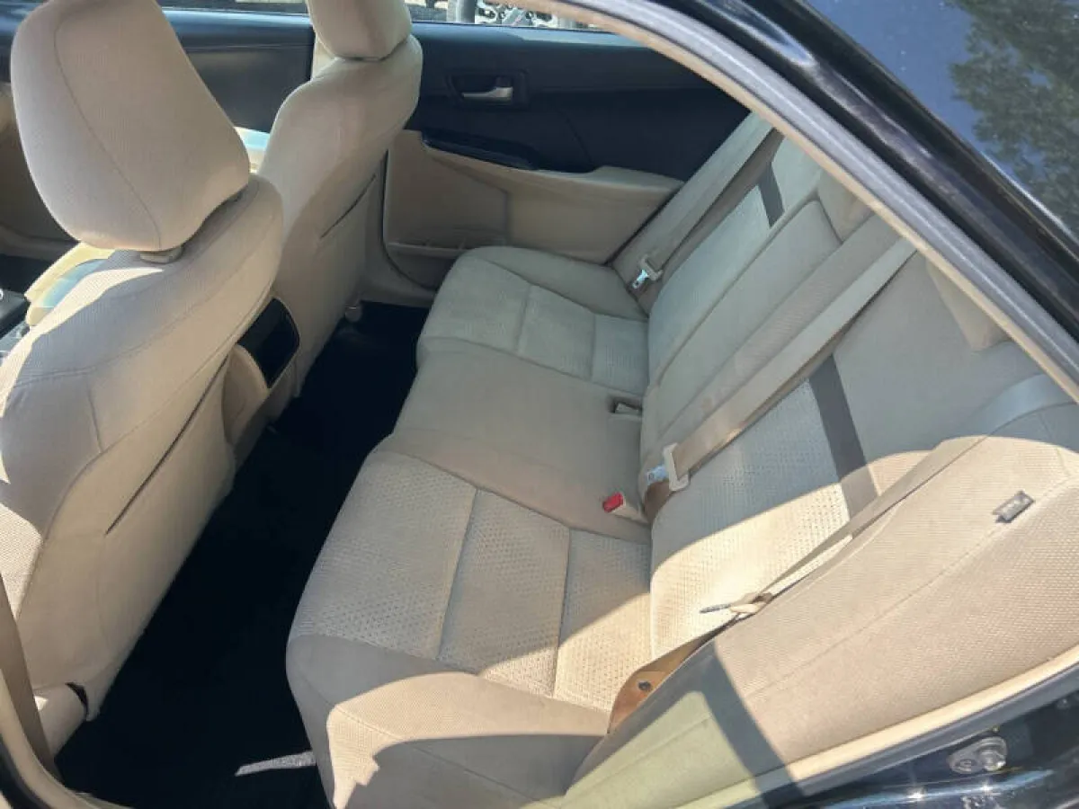 Clean Toyota Camry 2012 - Image 9