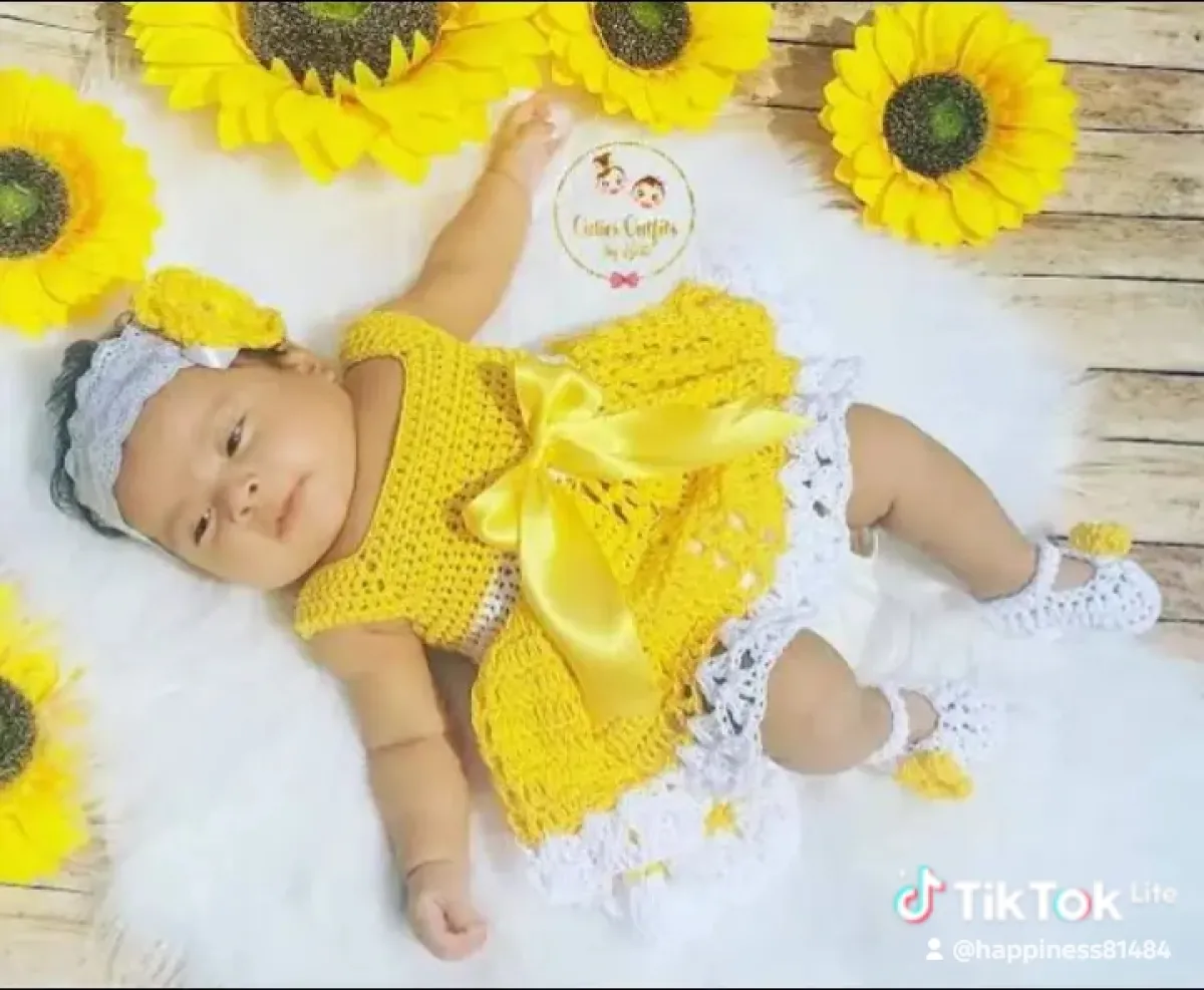 Baby clothing - Image 3