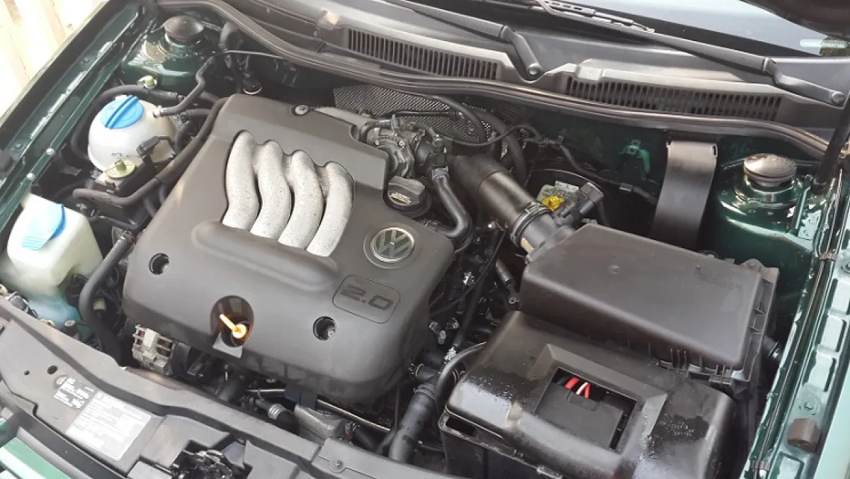 Clean Volkswagen Golf4 - Image 3
