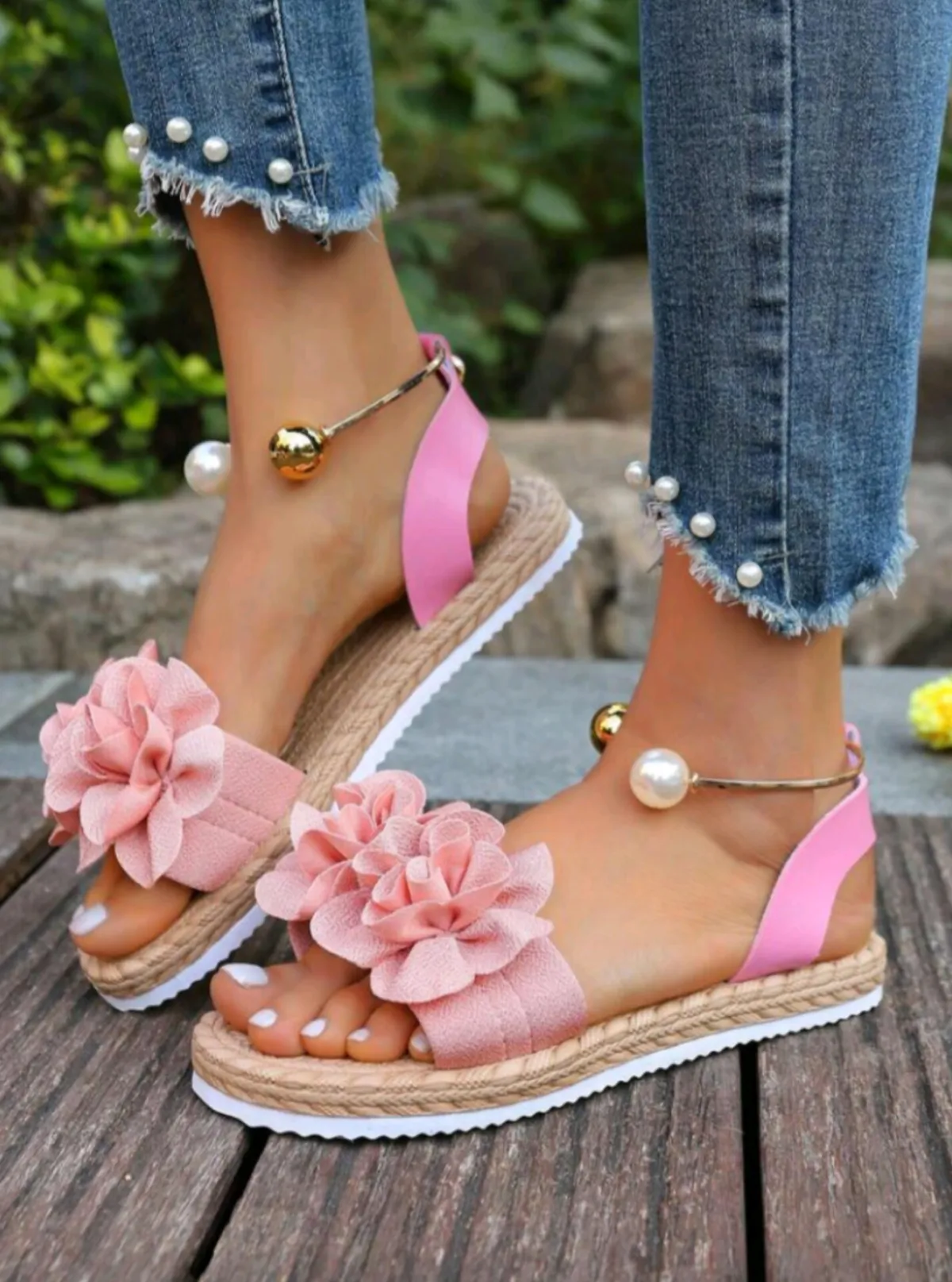 Women Beach Floral Lightweight Slip-on Sandals - Image 6