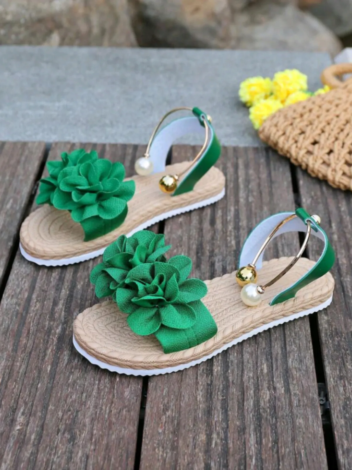 Women Beach Floral Lightweight Slip-on Sandals - Image 9