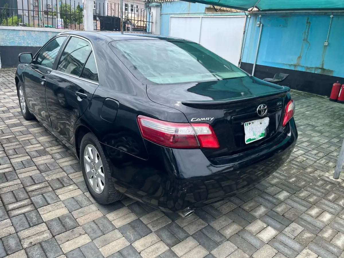 Toyota Camry 09 - Image 1