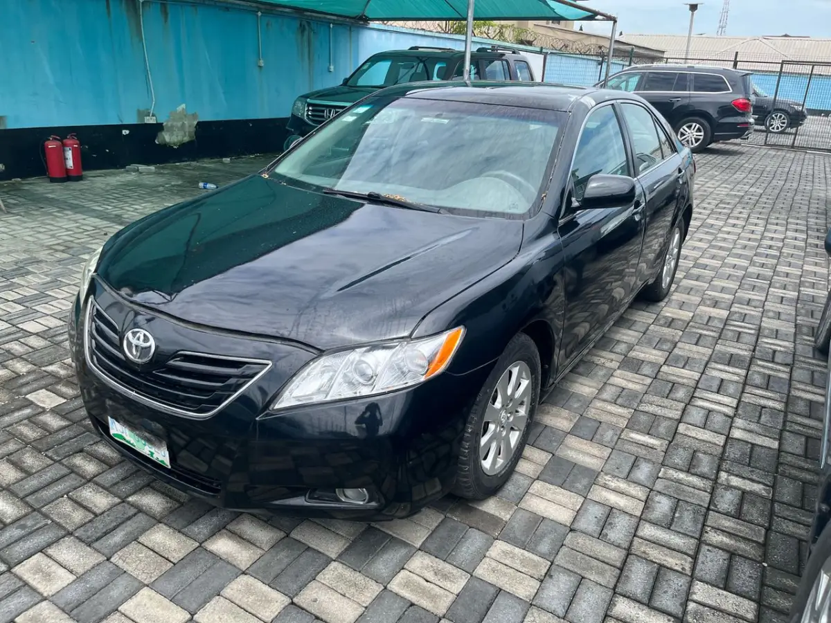 Toyota Camry 09 - Image 2