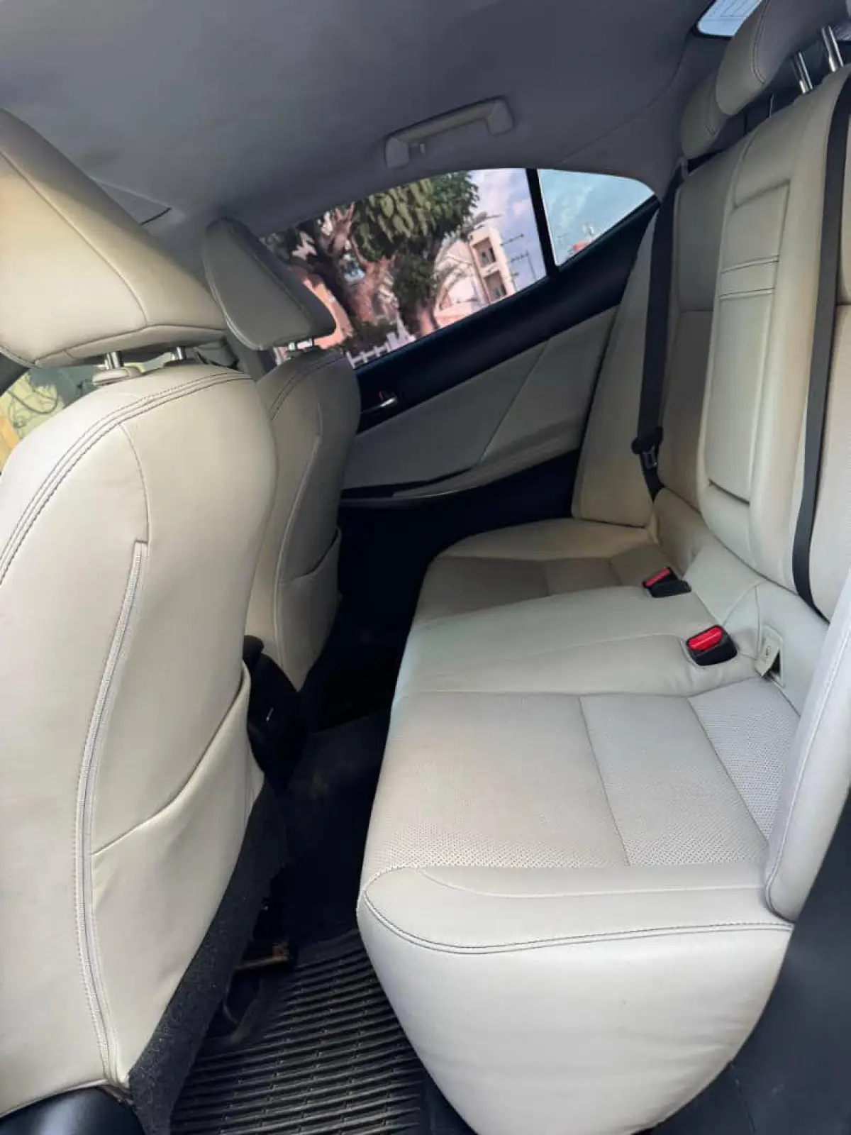 2014 LEXUS IS250 FOR SALE - Image 4