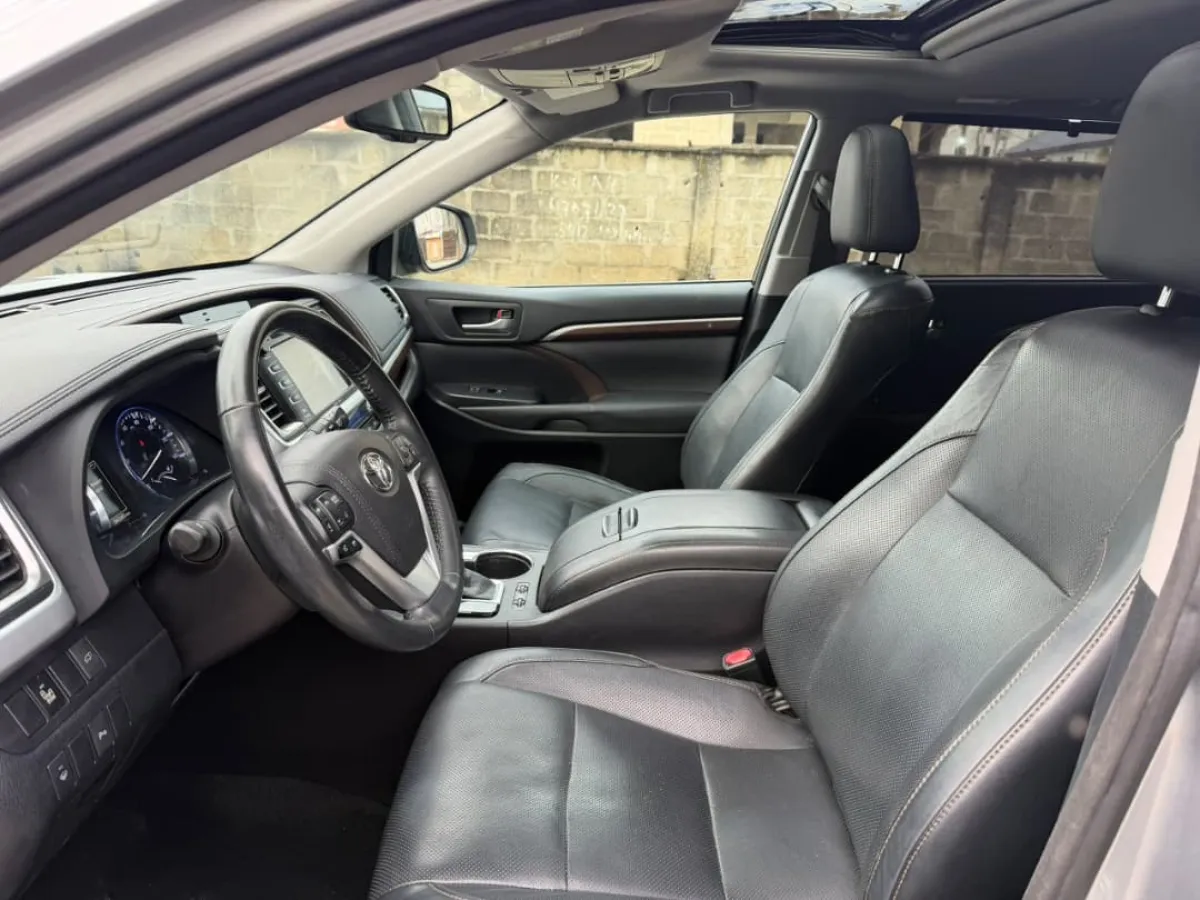 Foreign Used Toyota Highlander 2015 Limited Edition Full Option - Image 5