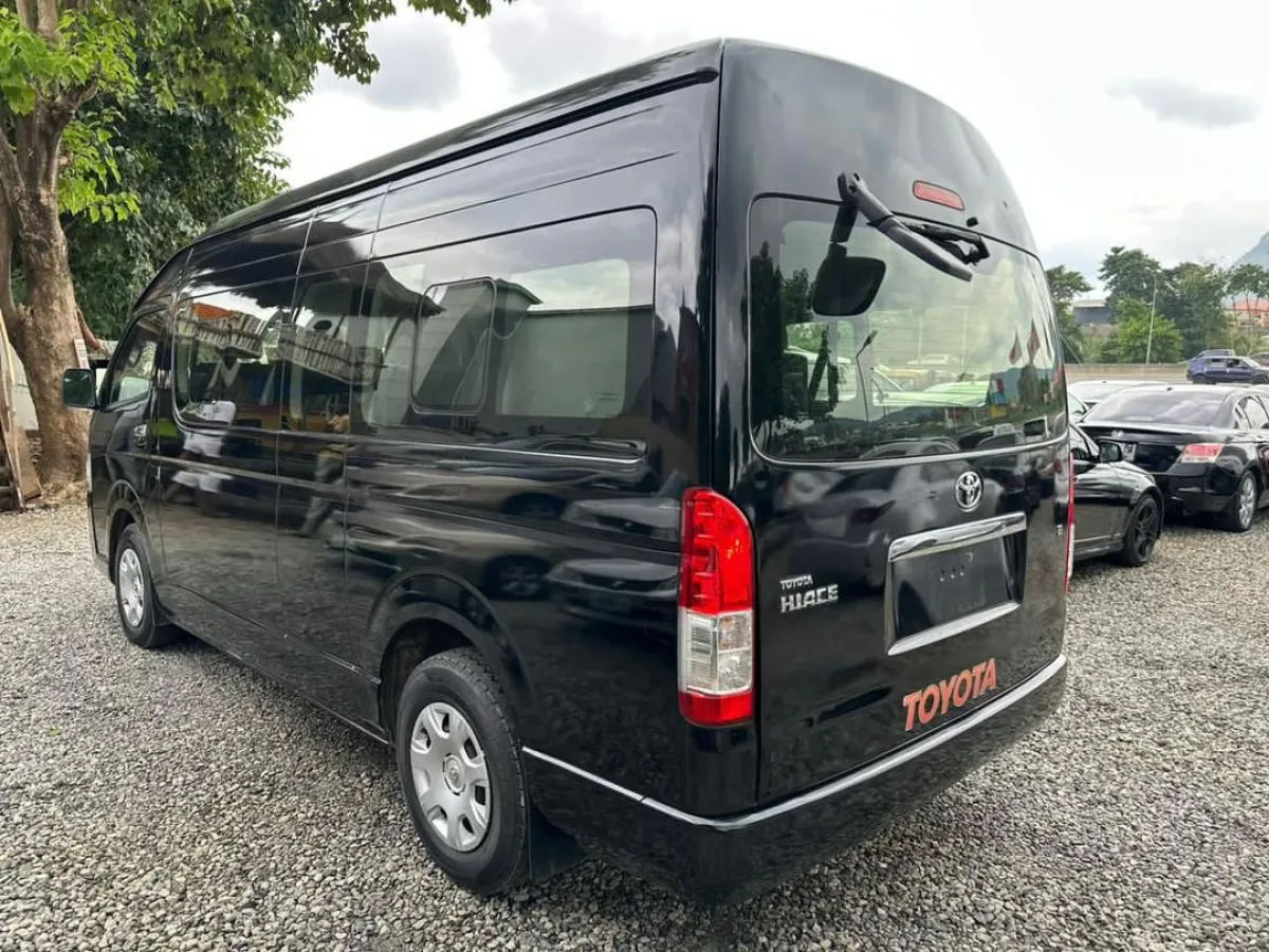 2014 Toyota HiAce bus - Image 2