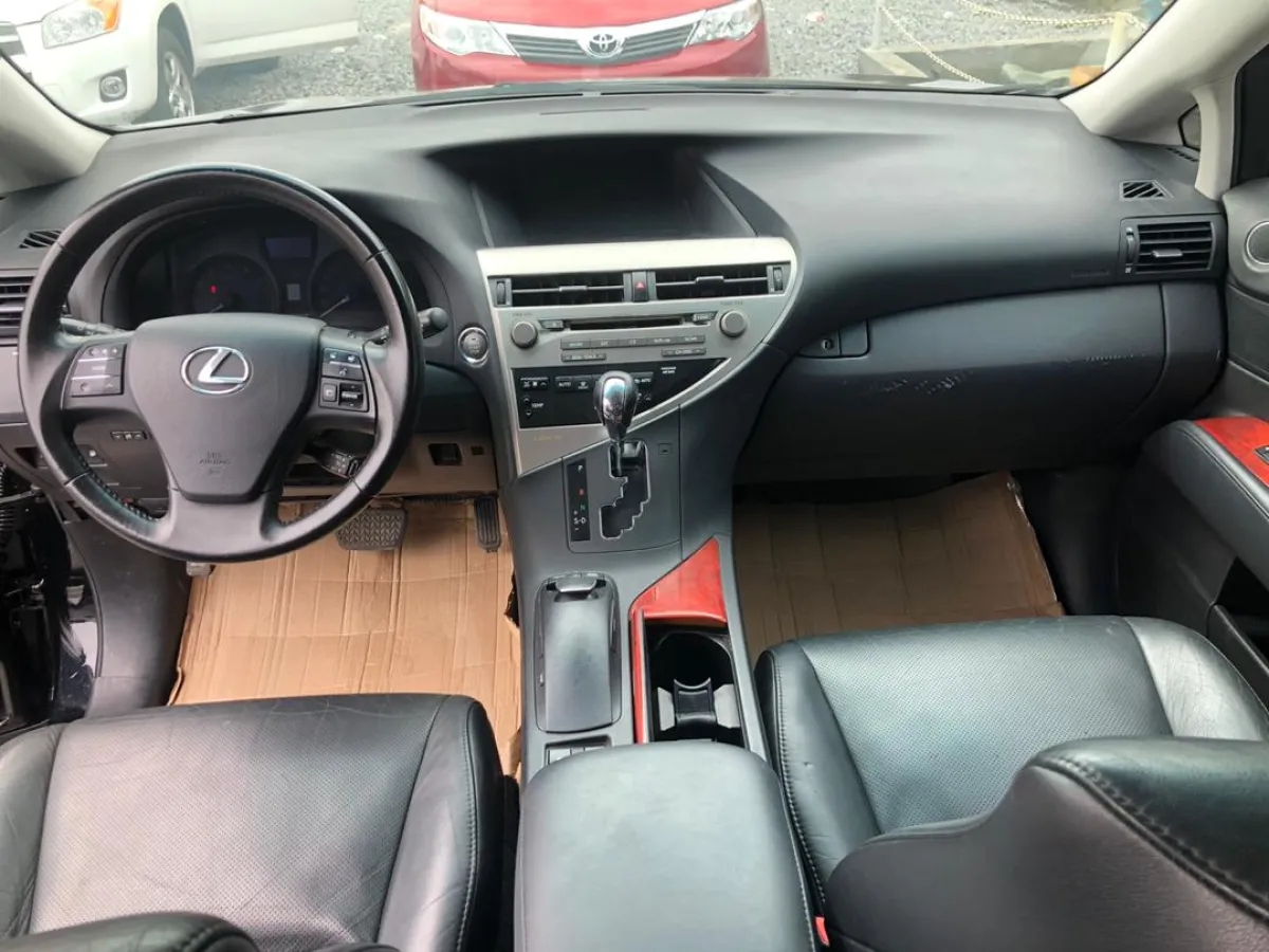 Black Lexus Rx350 - Image 3
