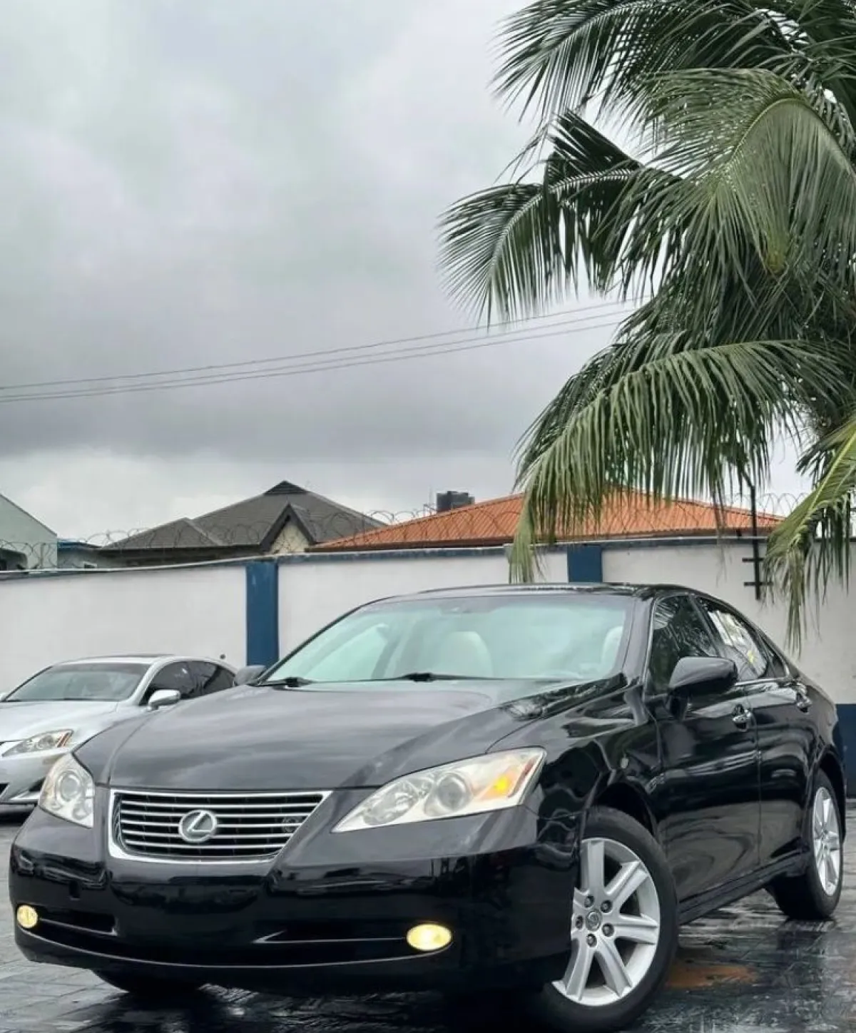 Toks 2011 Lexus ES350 - Image 3