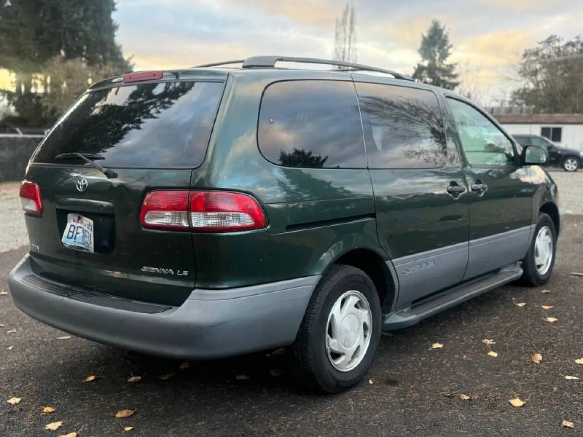 Toyota Sienna for sale - Image 2