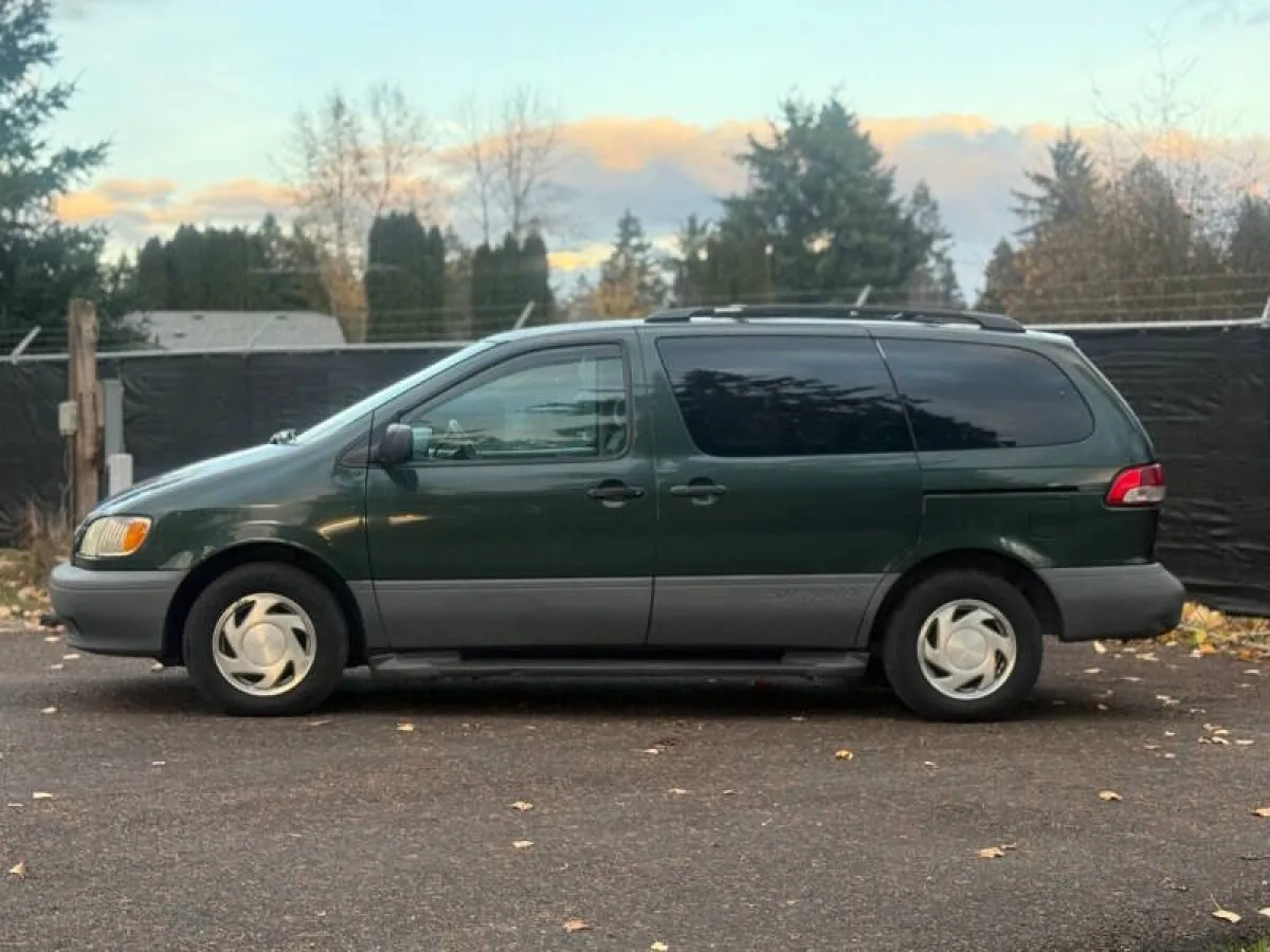 Toyota Sienna for sale - Image 3
