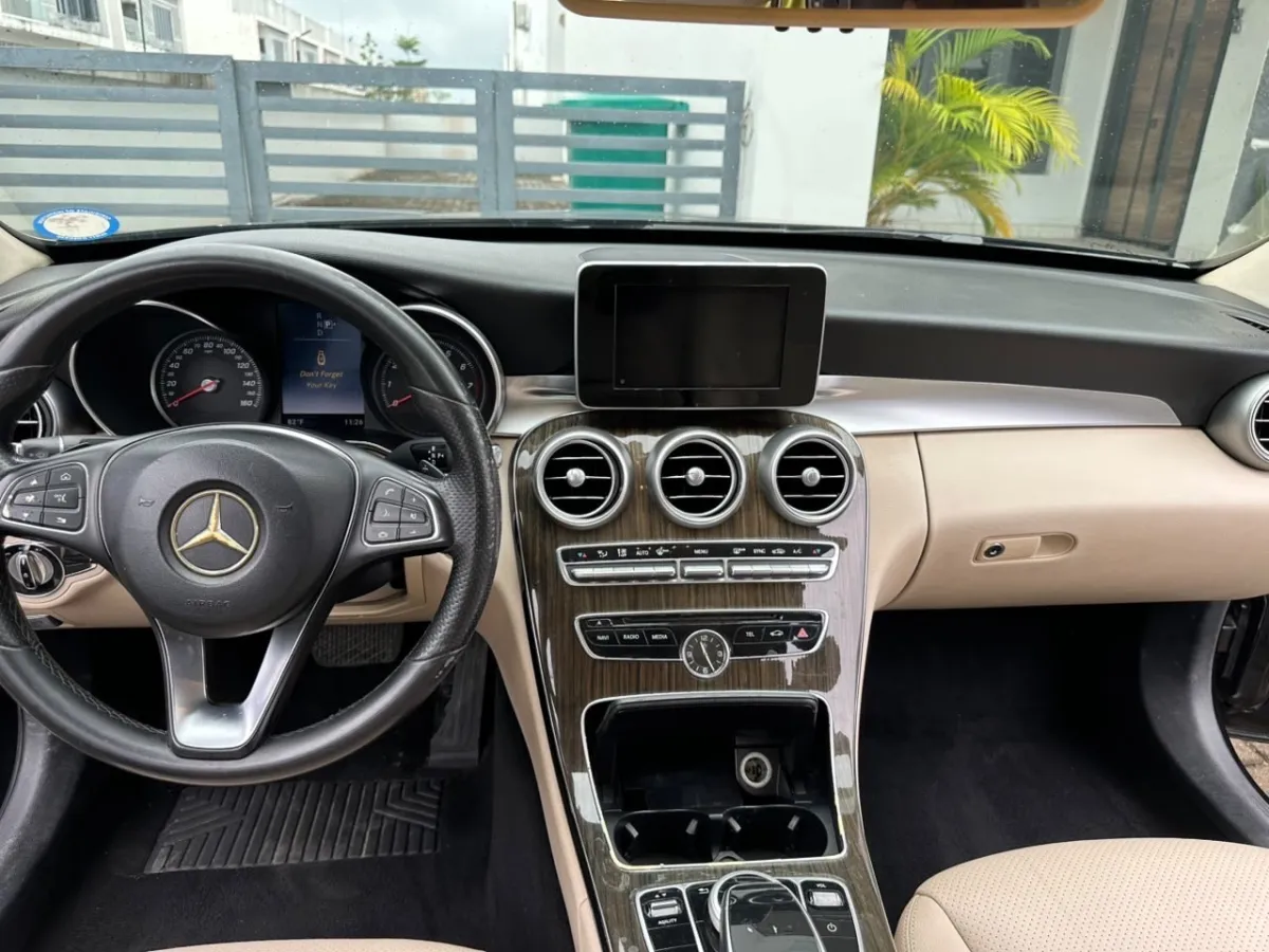 Belgium Grade 2015 MB C300 Fullest Option - Image 2