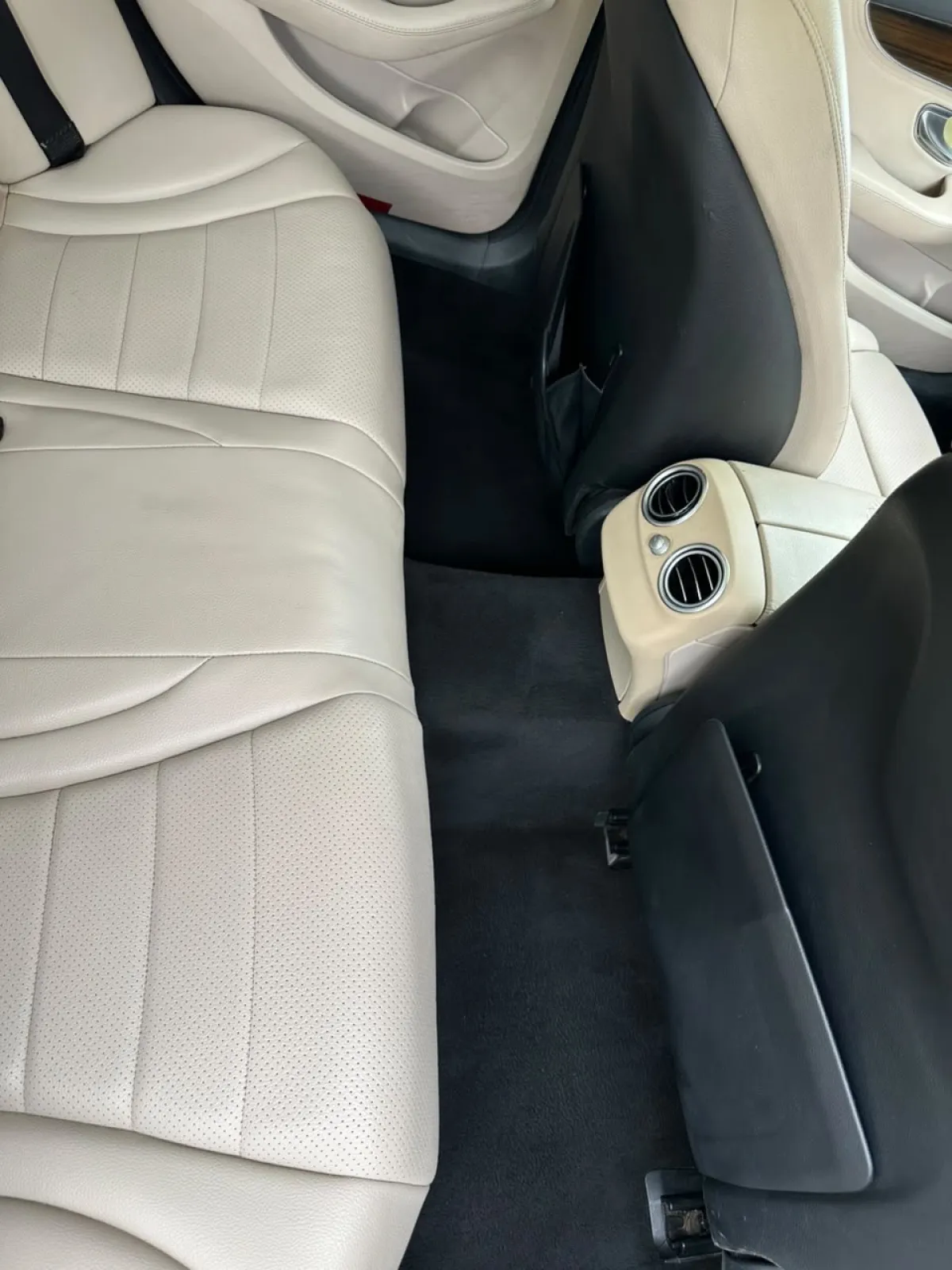 Belgium Grade 2015 MB C300 Fullest Option - Image 4