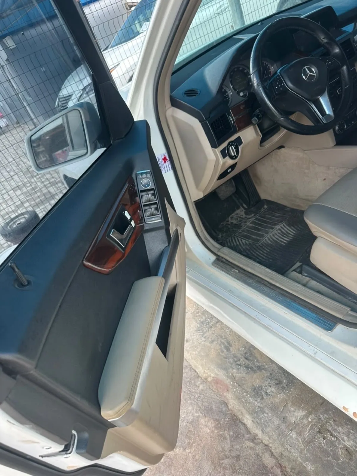 Clean Registered 2010 MB GLK350 4MATIC Full Option - Image 3