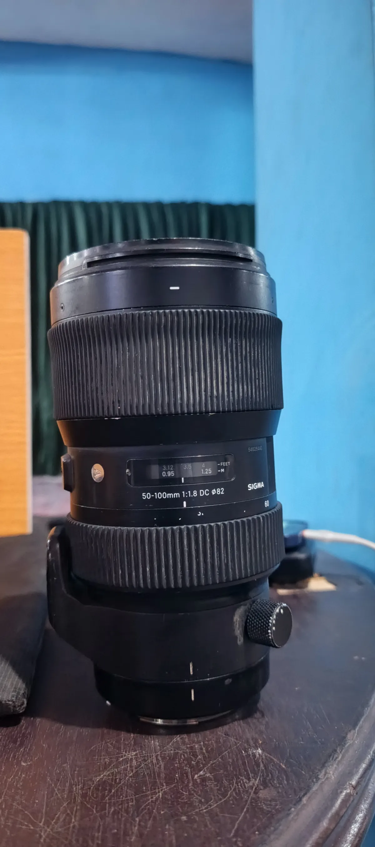 Sigma 50-100mm F1. 8 EF MOUNT - Image 1